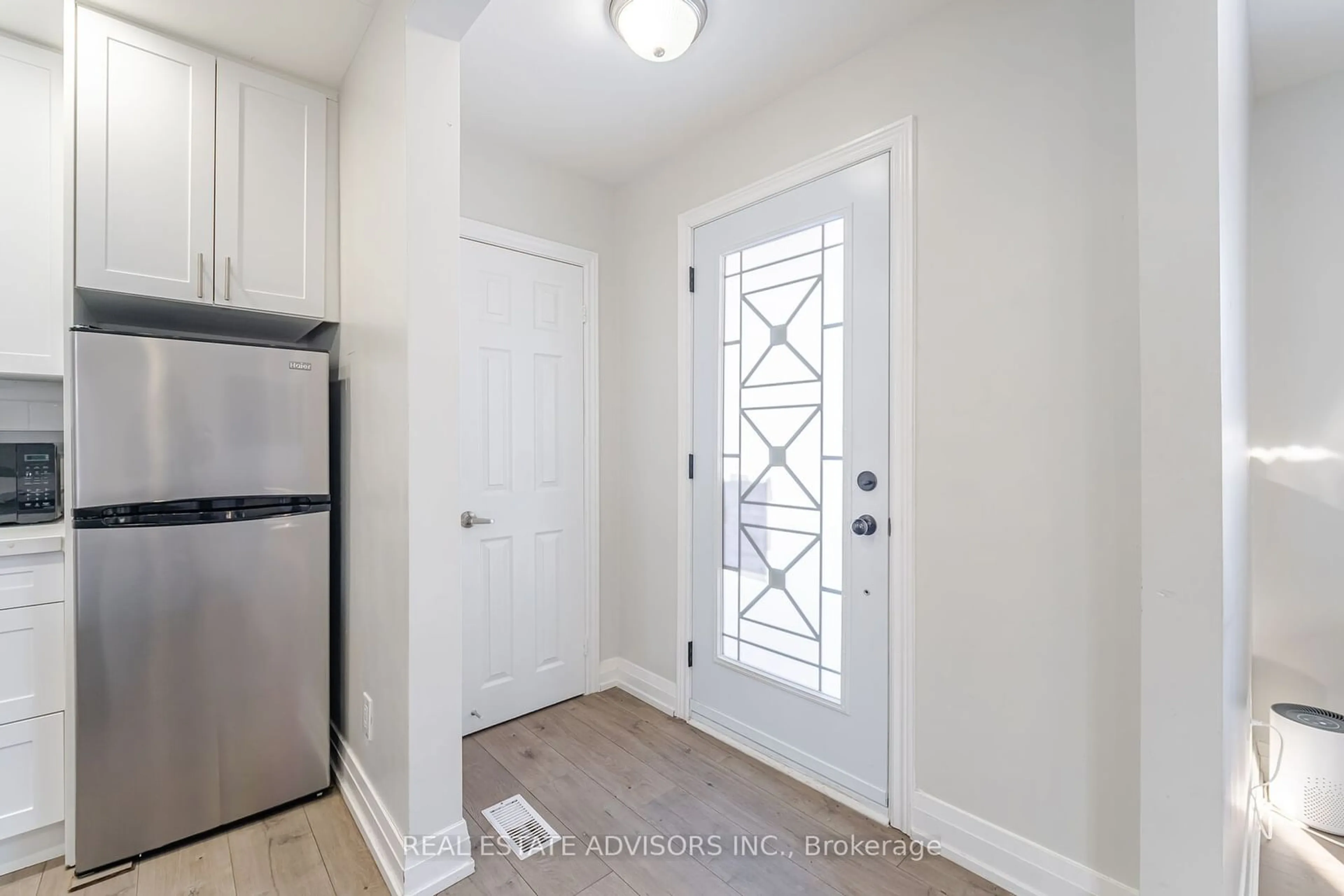 Indoor entryway for 89 Darlingside Dr, Toronto Ontario M1E 3P2