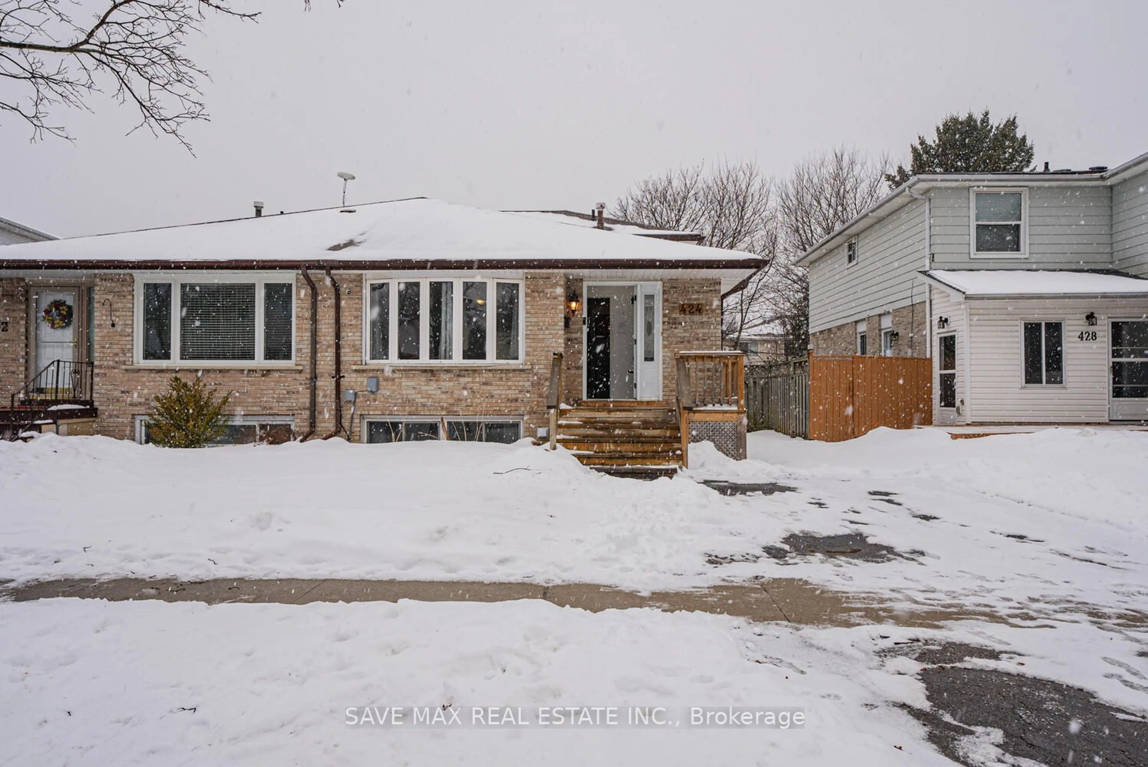 Unknown for 424 Laguna St, Oshawa Ontario L1K 1E2