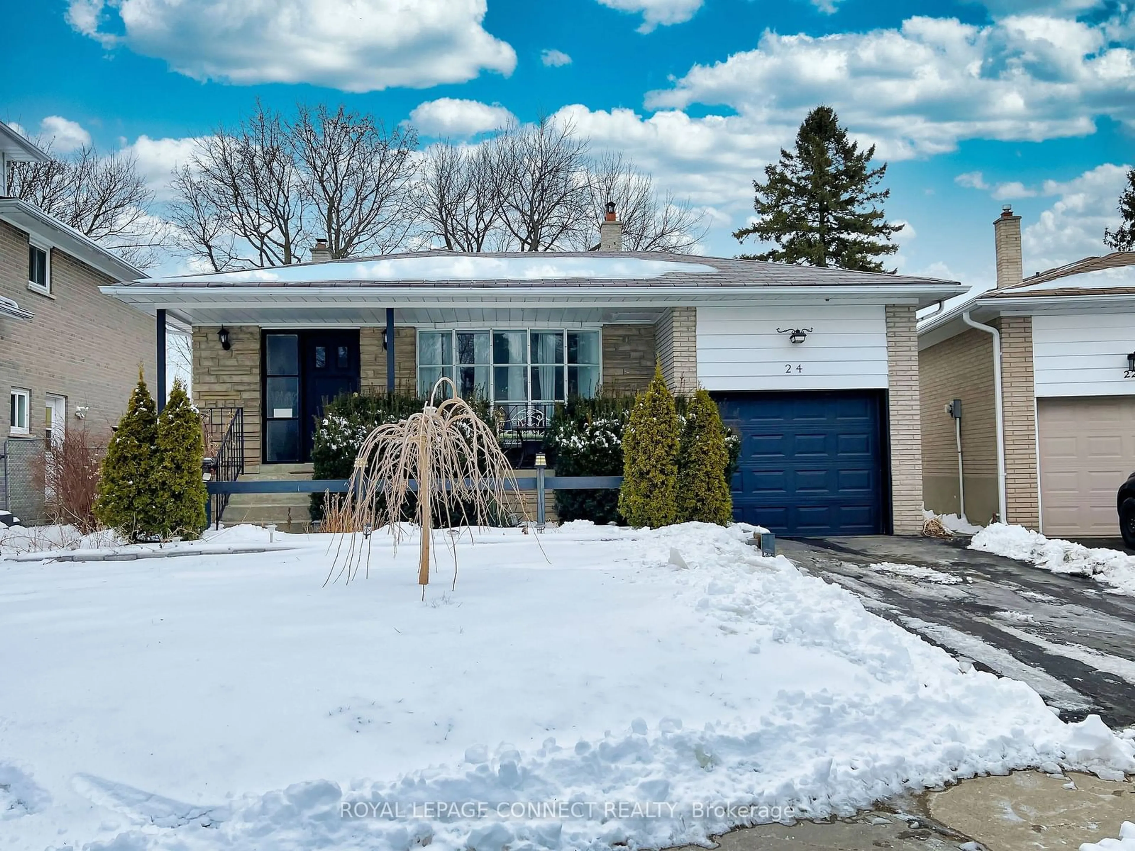 Home with vinyl exterior material, street for 24 Lalton Pl, Toronto Ontario M1E 1T4