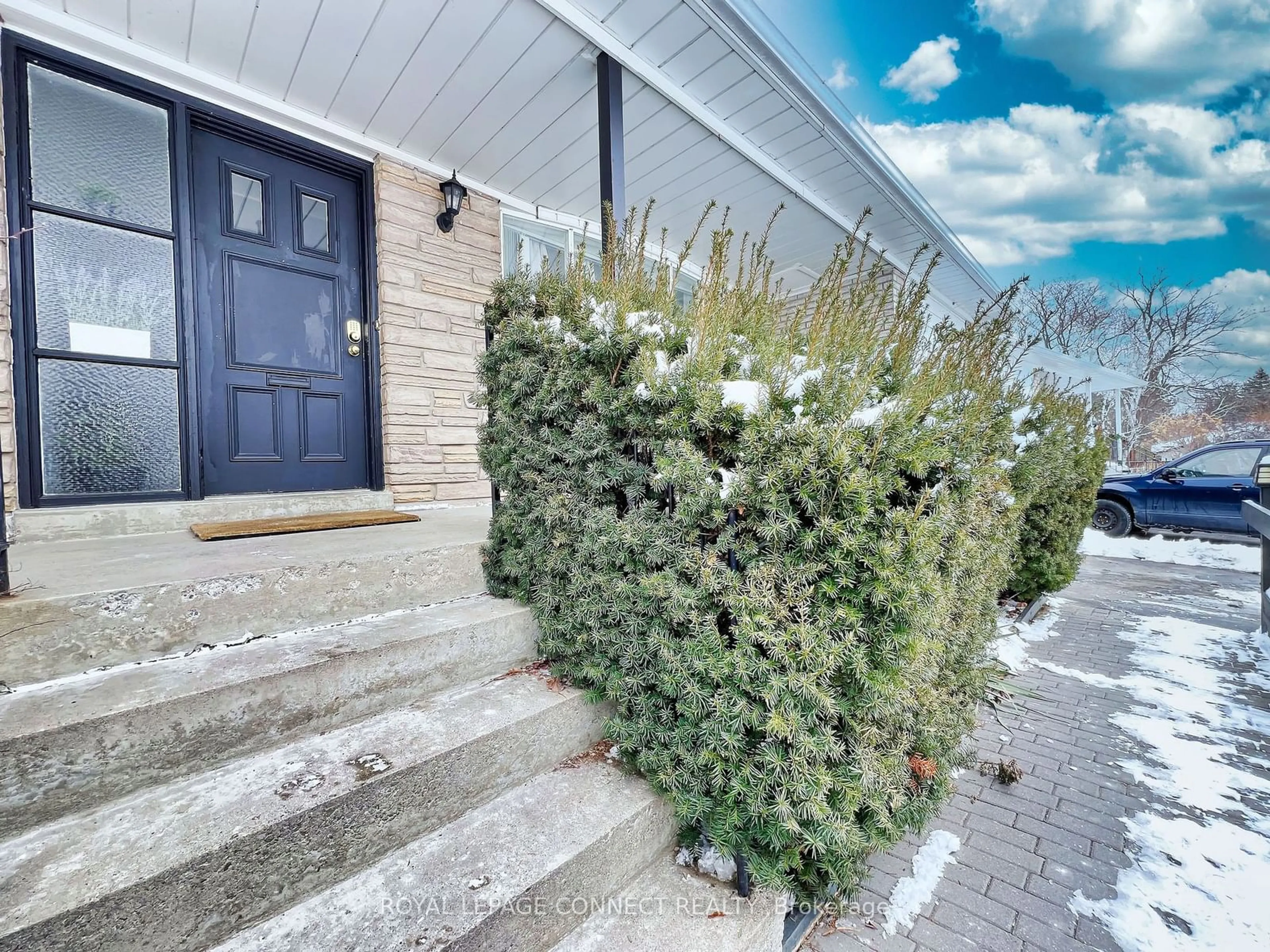 Indoor entryway for 24 Lalton Pl, Toronto Ontario M1E 1T4