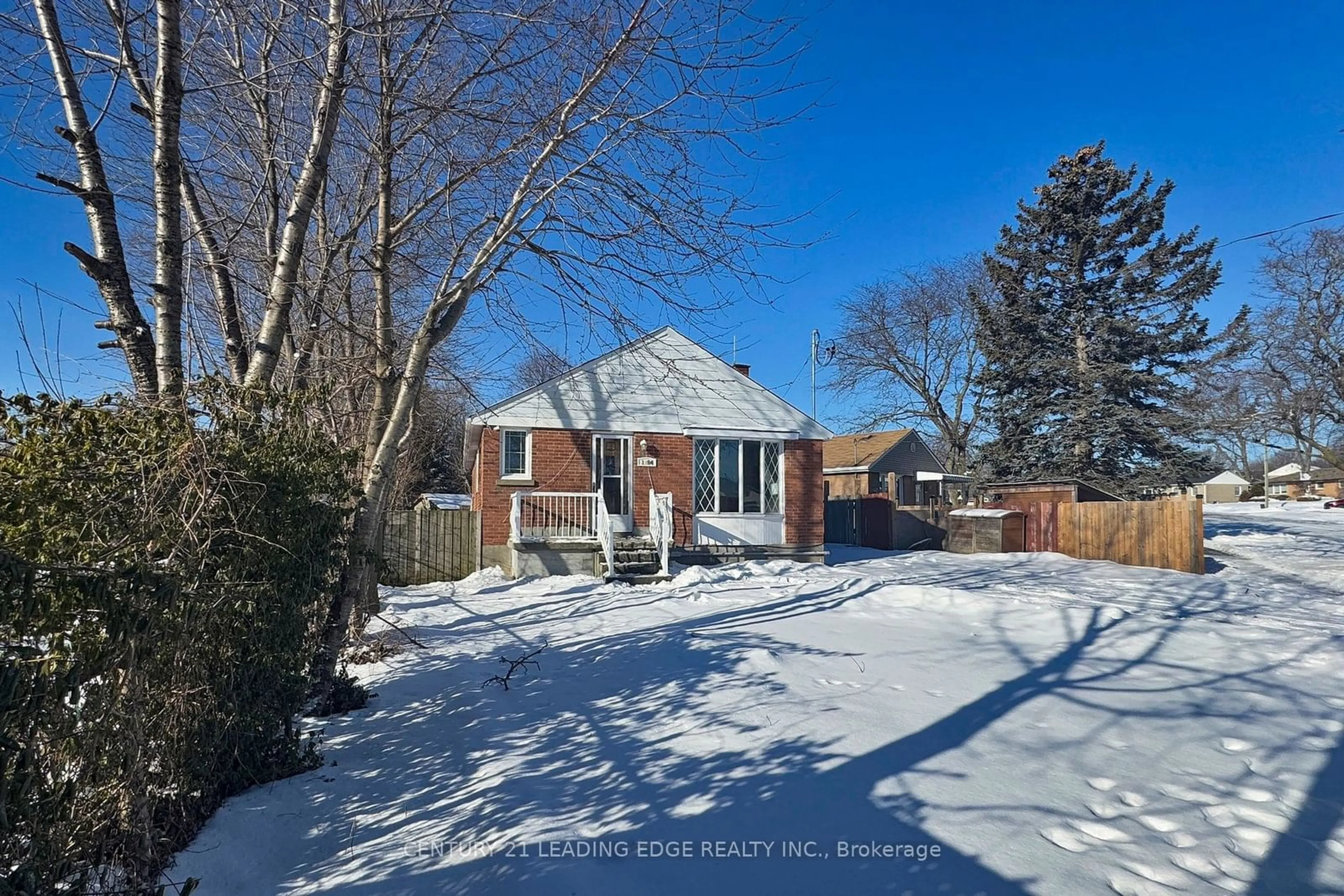 Home with brick exterior material, street for 1284 Meadowvale St, Oshawa Ontario L1H 4E9