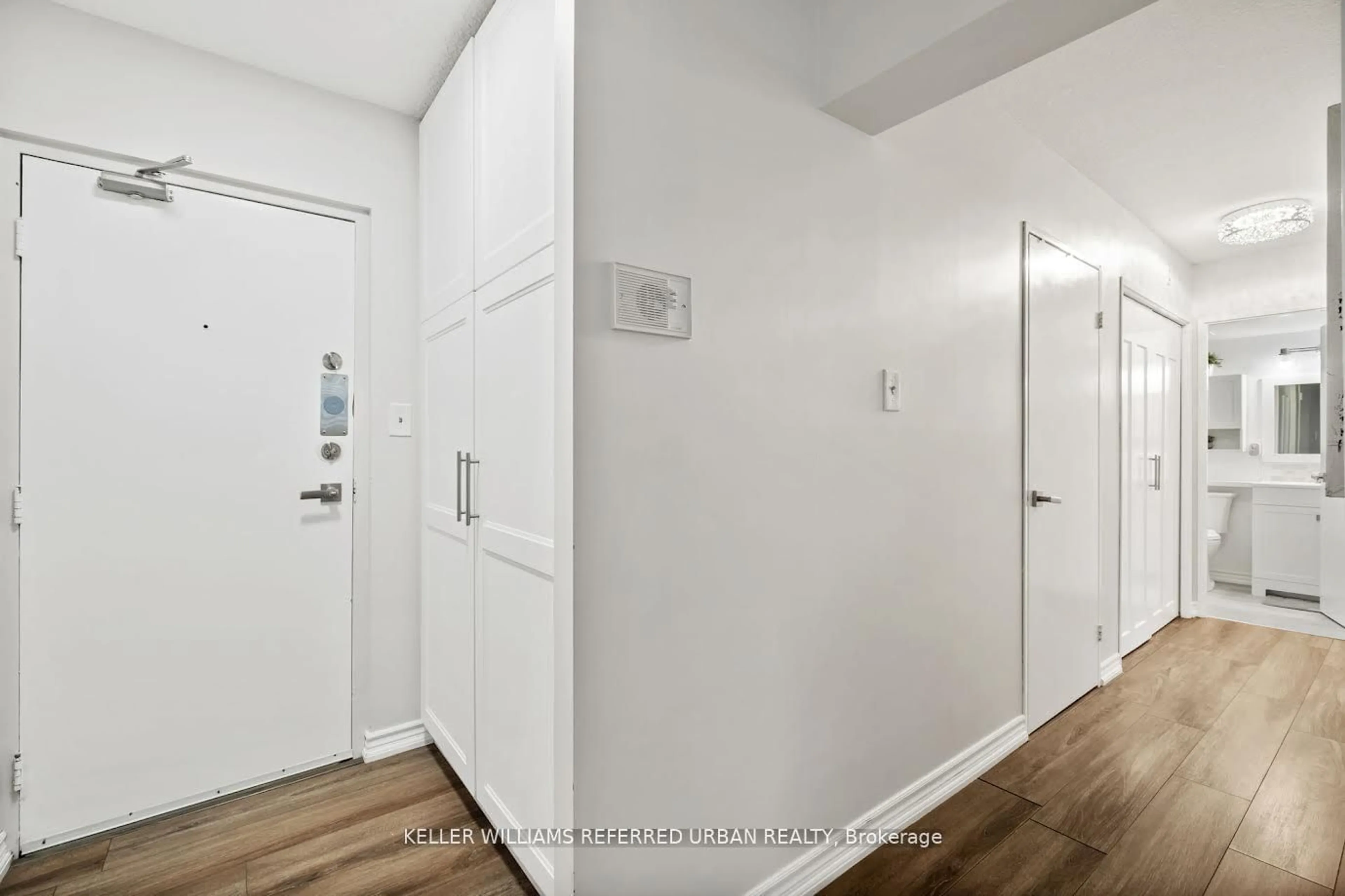 Indoor entryway for 2500 Bridletowne Circ #1004, Toronto Ontario M1W 2V6