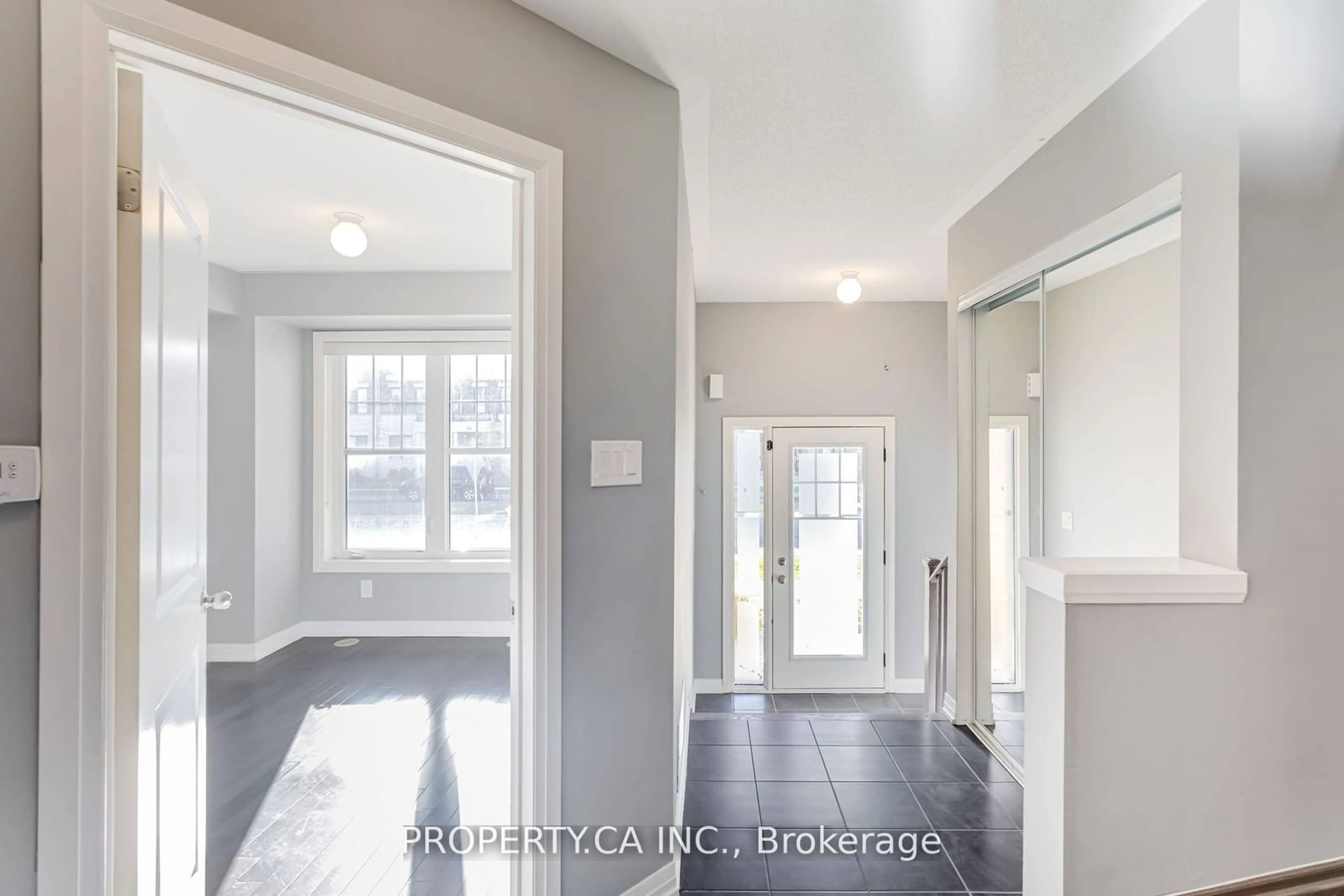 Indoor entryway for 24 Clarington Blvd, Clarington Ontario L1C 3K7