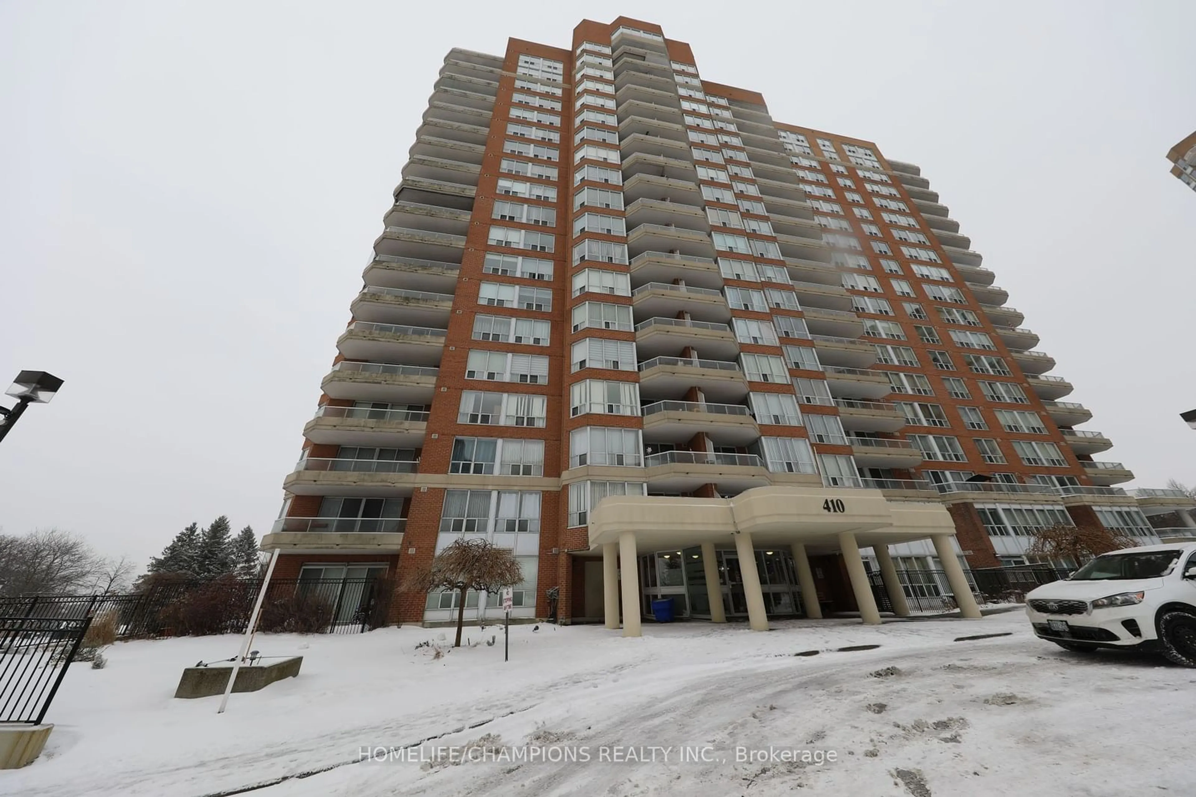 Indoor foyer for 410 Mclevin Ave #201, Toronto Ontario M1B 5J5