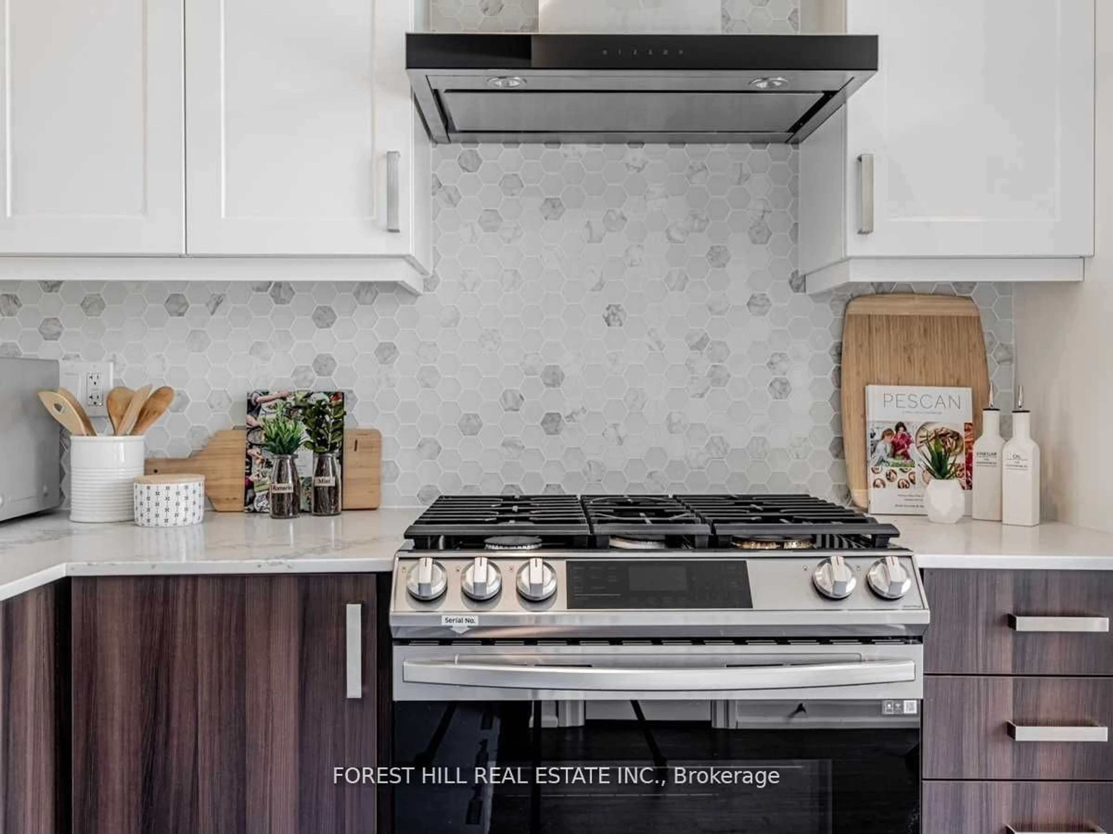 Contemporary kitchen, ceramic/tile floor for 35 Freemon Redmon Circ, Toronto Ontario M1R 0G3