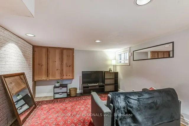 Additional property image - 269 Lumsden Ave