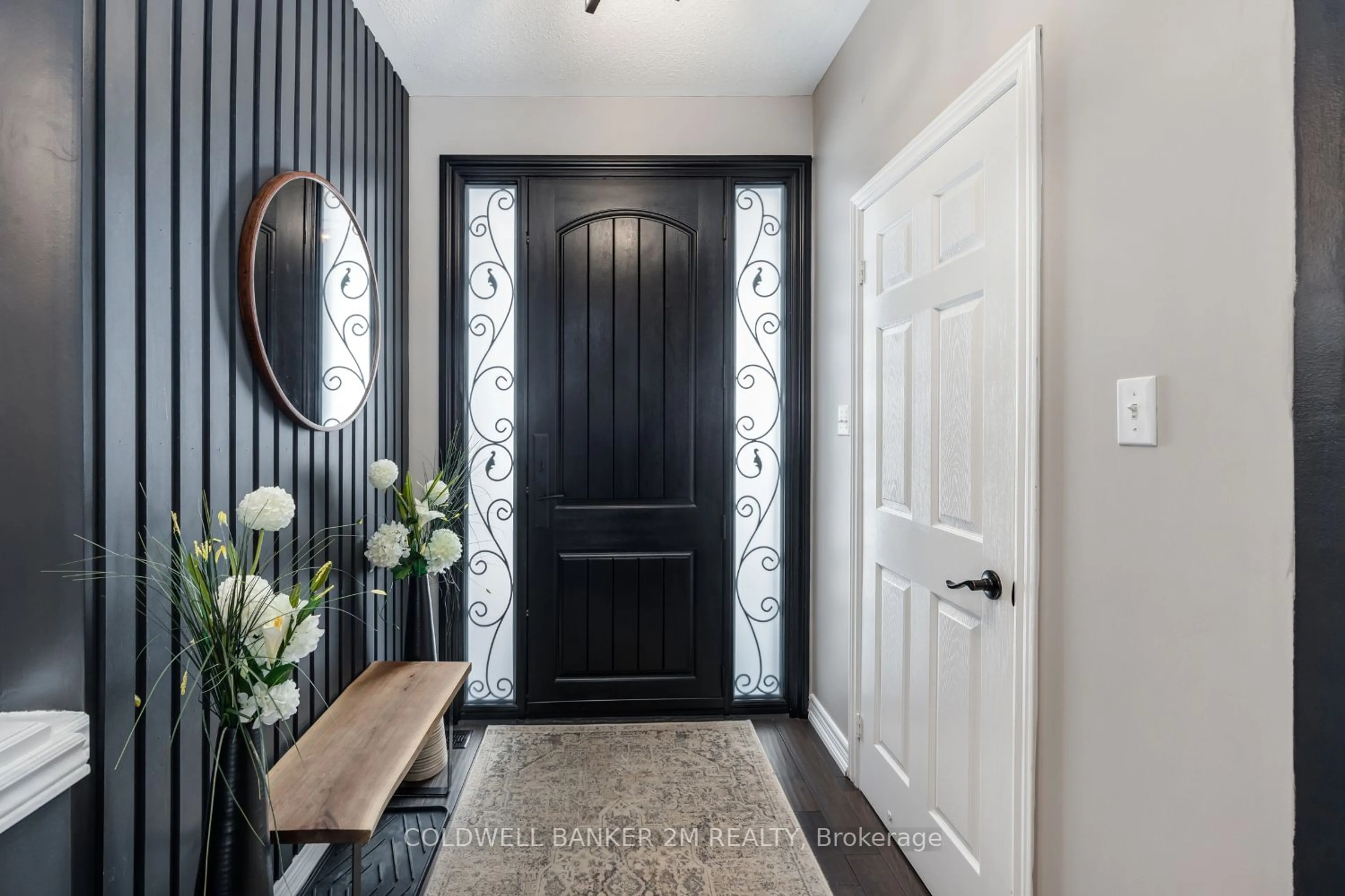 Indoor entryway for 127 Steinway Dr, Scugog Ontario L9L 1V5