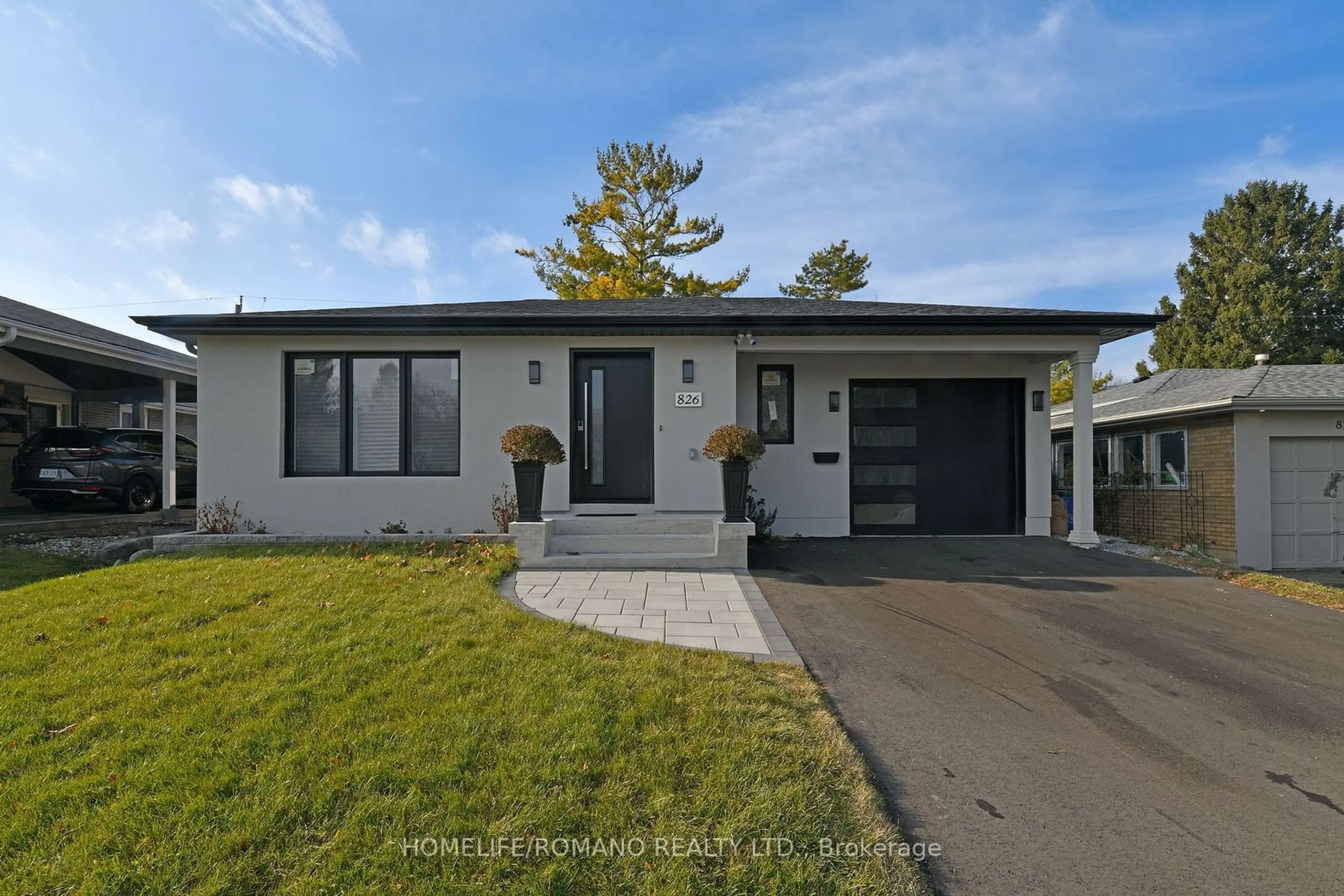 Home with vinyl exterior material, street for 826 Krosno Blvd, Pickering Ontario L1W 1G9