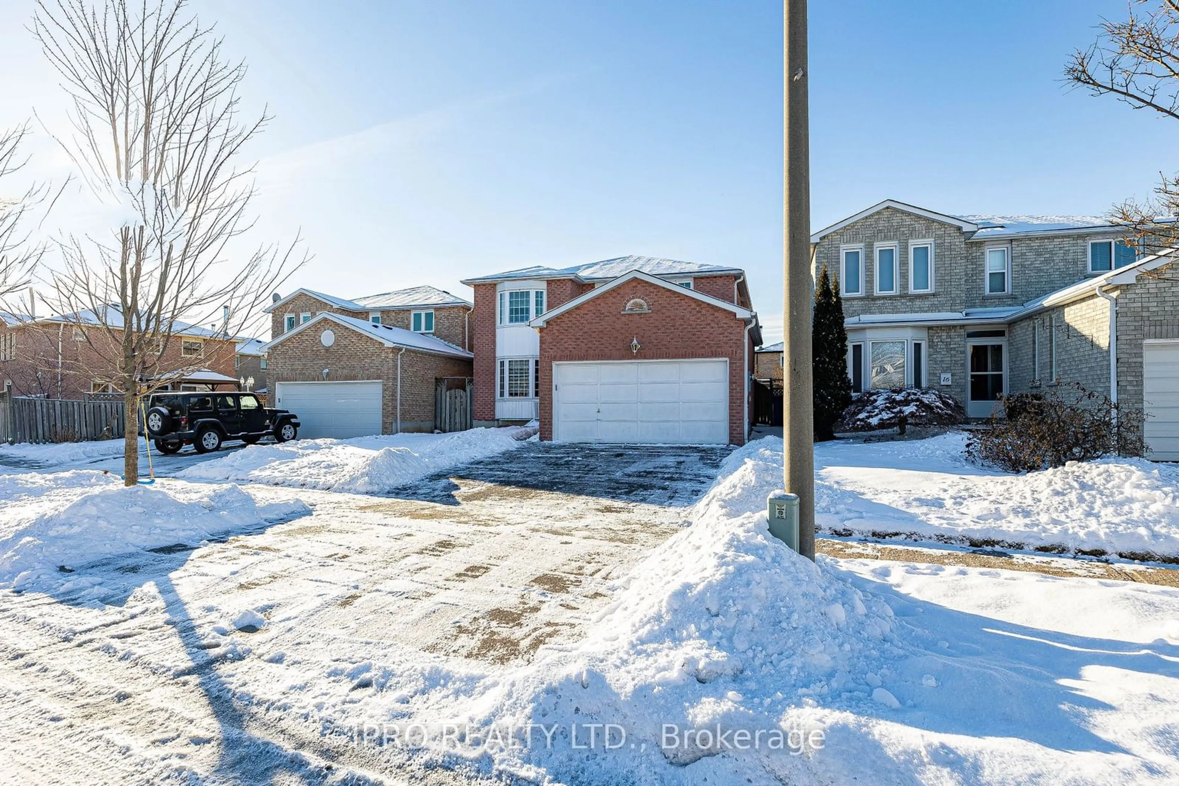 A pic from outside/outdoor area/front of a property/back of a property/a pic from drone, street for 14 Dakin Dr, Ajax Ontario L1T 2S5