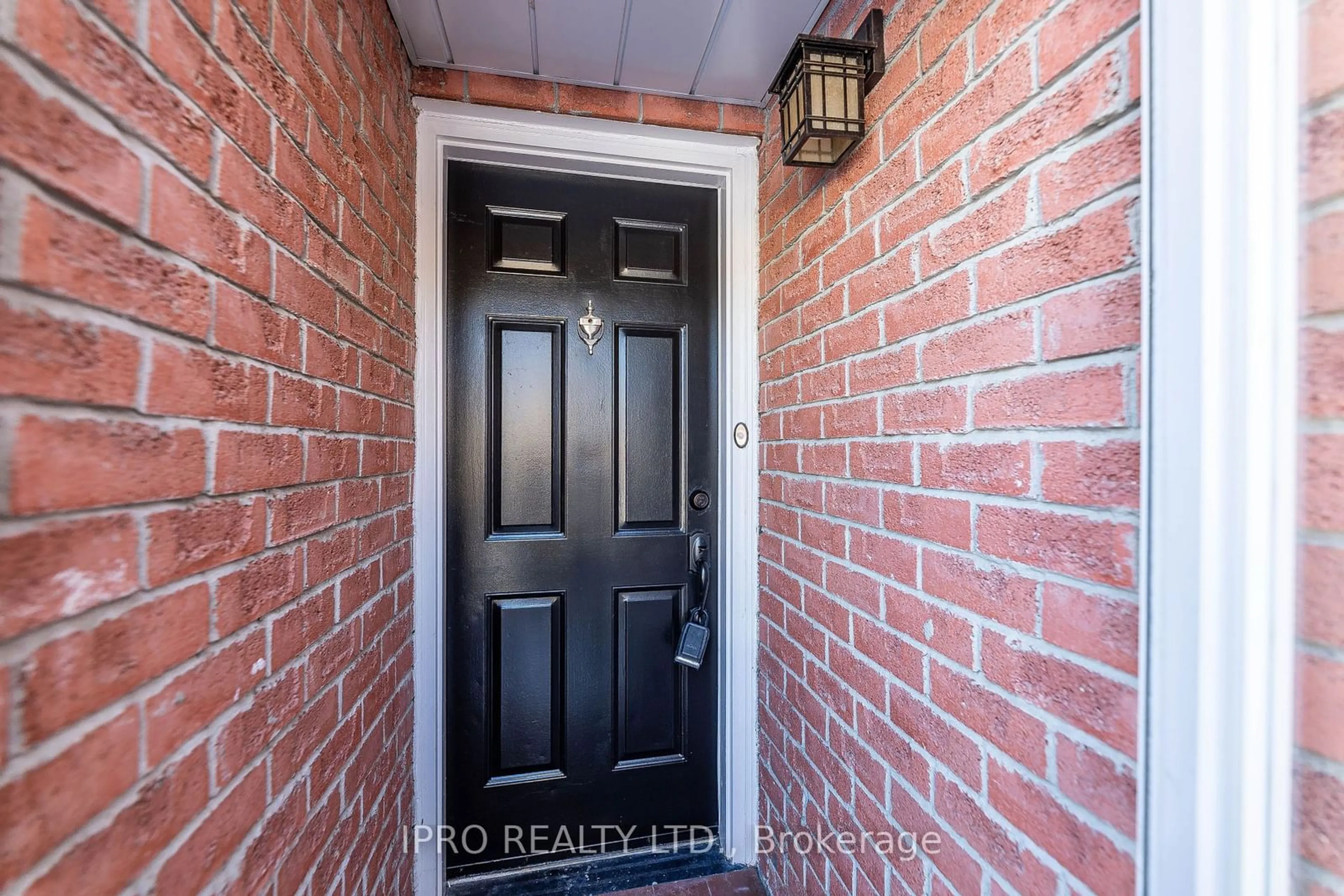 Indoor entryway for 14 Dakin Dr, Ajax Ontario L1T 2S5