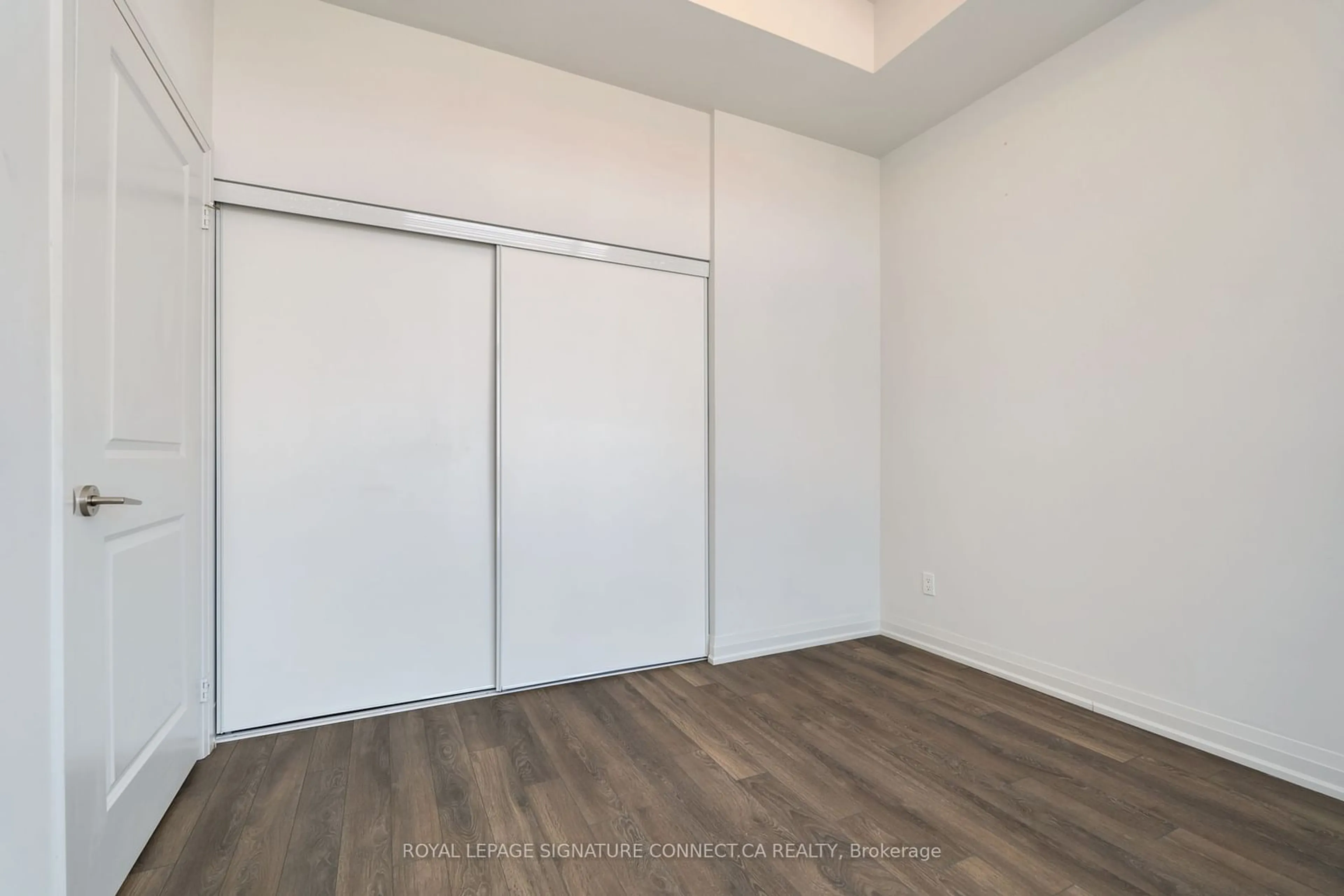 Storage room or clothes room or walk-in closet for 10 Meadowglen Pl #805, Toronto Ontario M1G 0A8