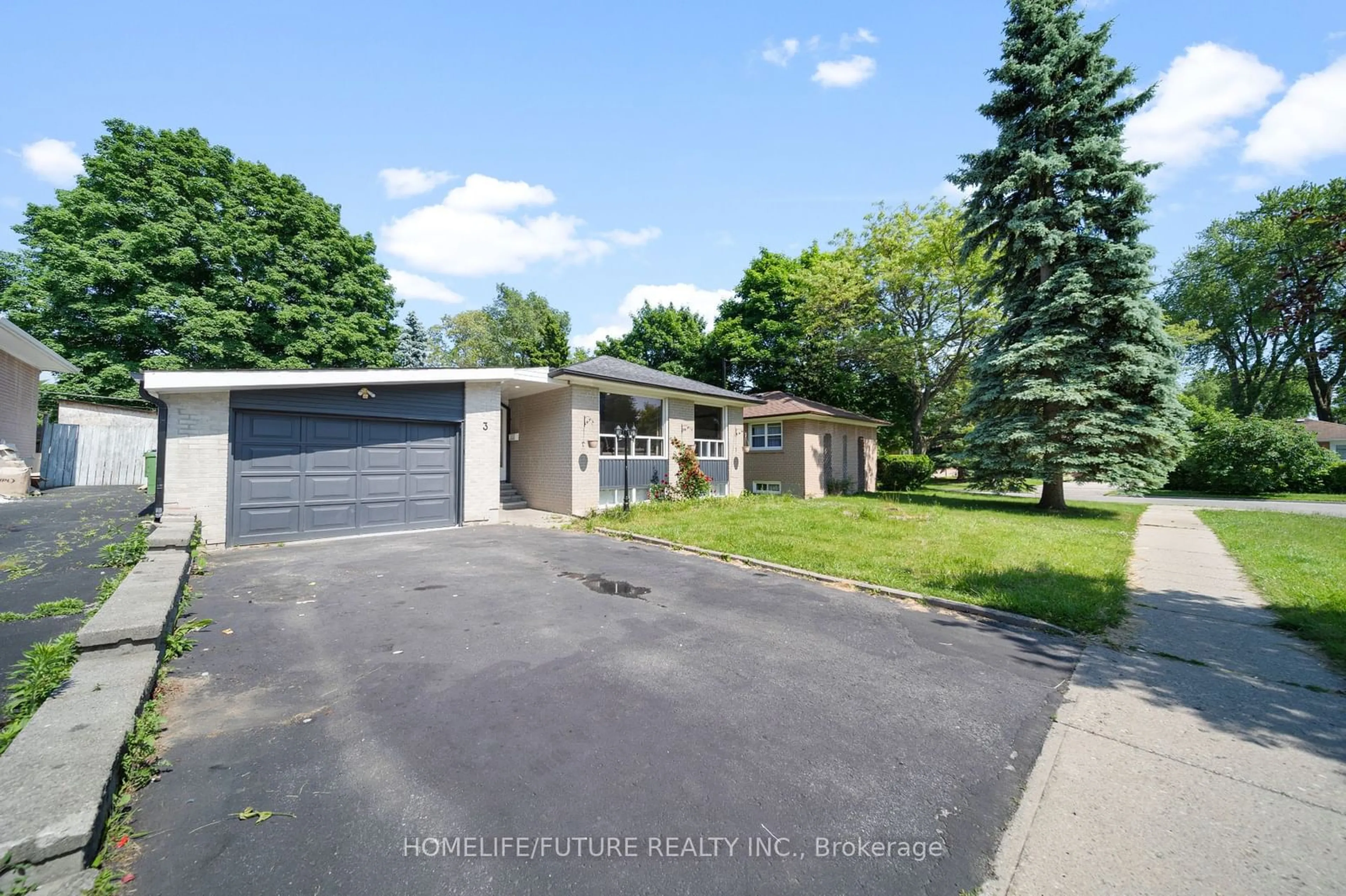 A pic from outside/outdoor area/front of a property/back of a property/a pic from drone, street for 3 Valia Rd, Toronto Ontario M1E 3V9