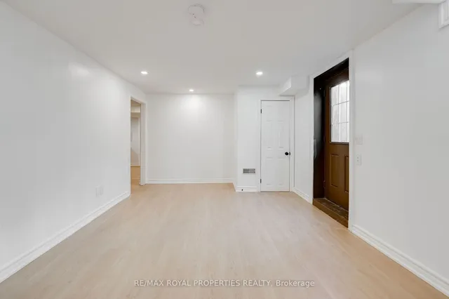 Additional property image - 3 Halfmoon Sq