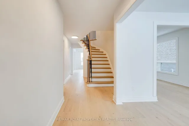 Additional property image - 3 Halfmoon Sq