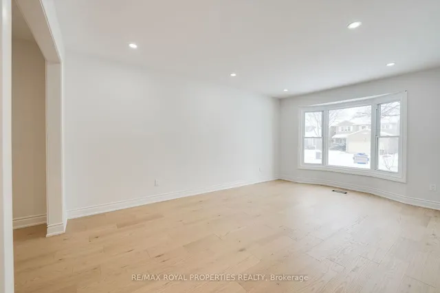 Additional property image - 3 Halfmoon Sq