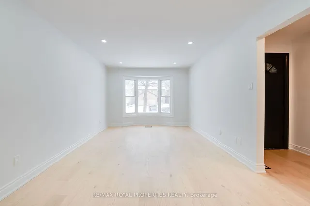 Additional property image - 3 Halfmoon Sq