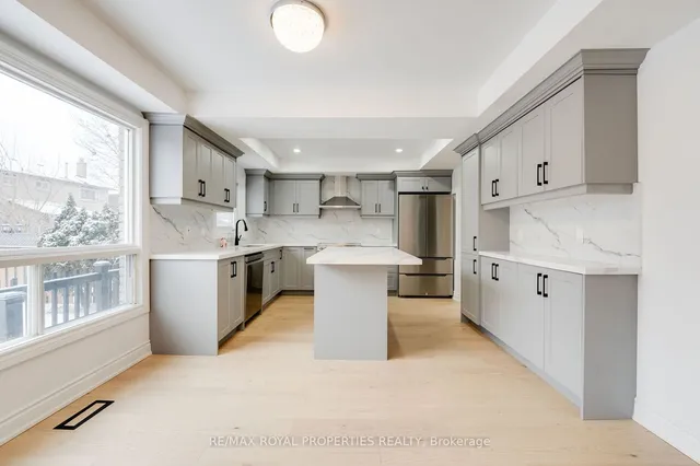 Additional property image - 3 Halfmoon Sq
