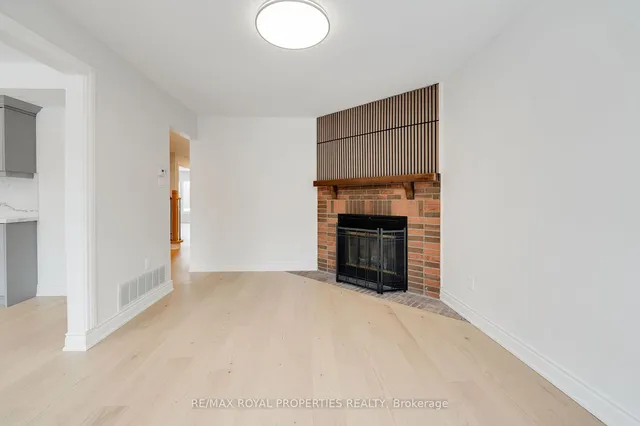 Additional property image - 3 Halfmoon Sq