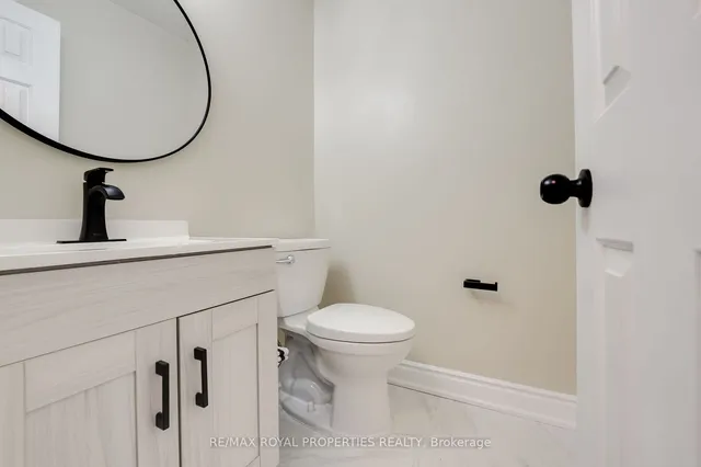 Additional property image - 3 Halfmoon Sq