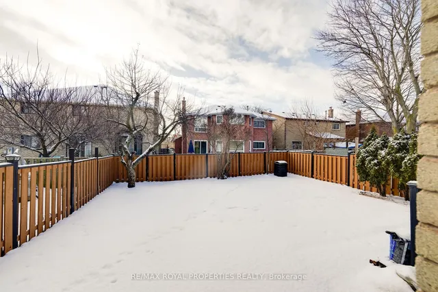 Additional property image - 3 Halfmoon Sq