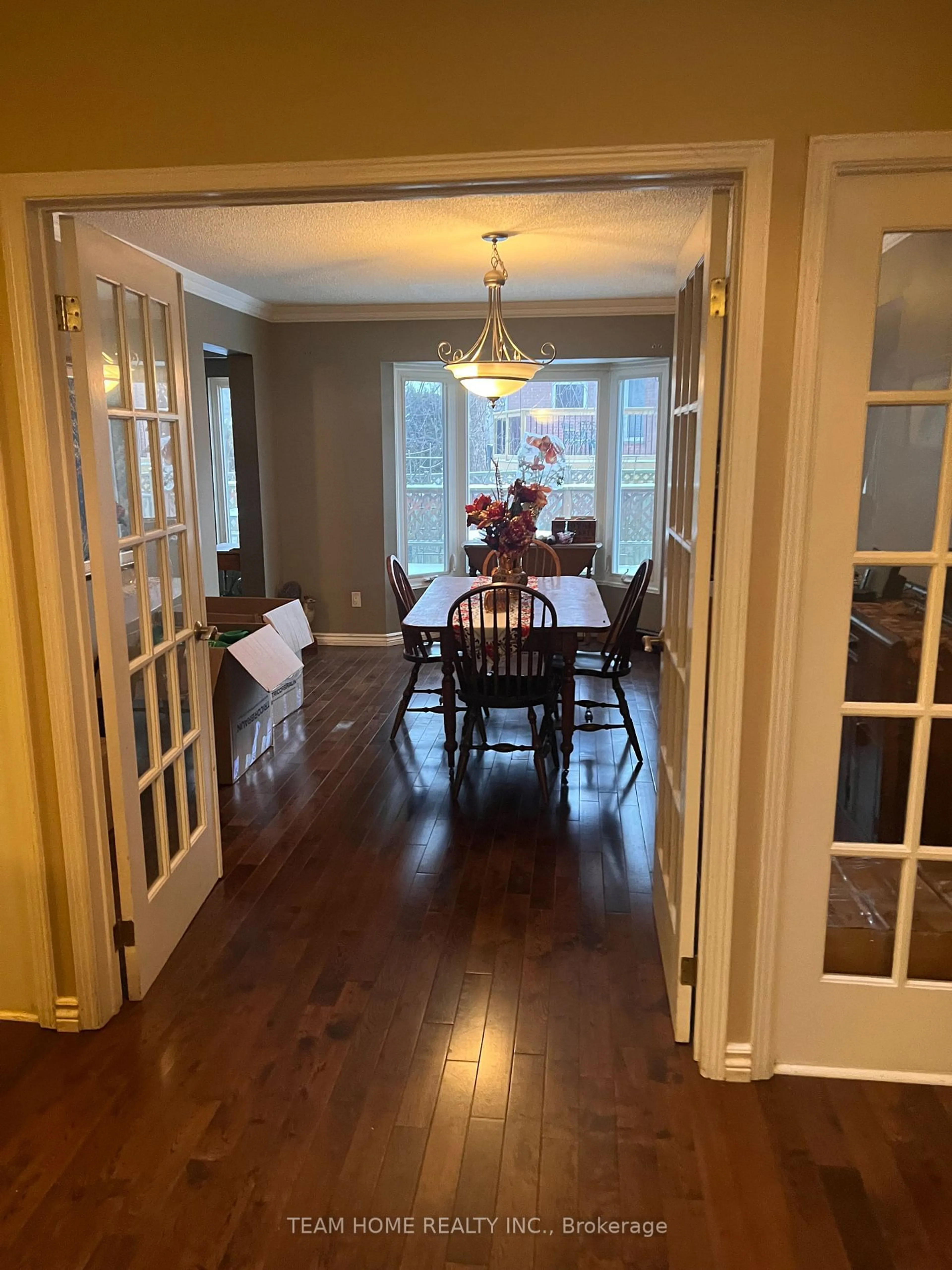 Dining room, wood/laminate floor for 26 Bartlett Dr, Ajax Ontario L1S 4V3