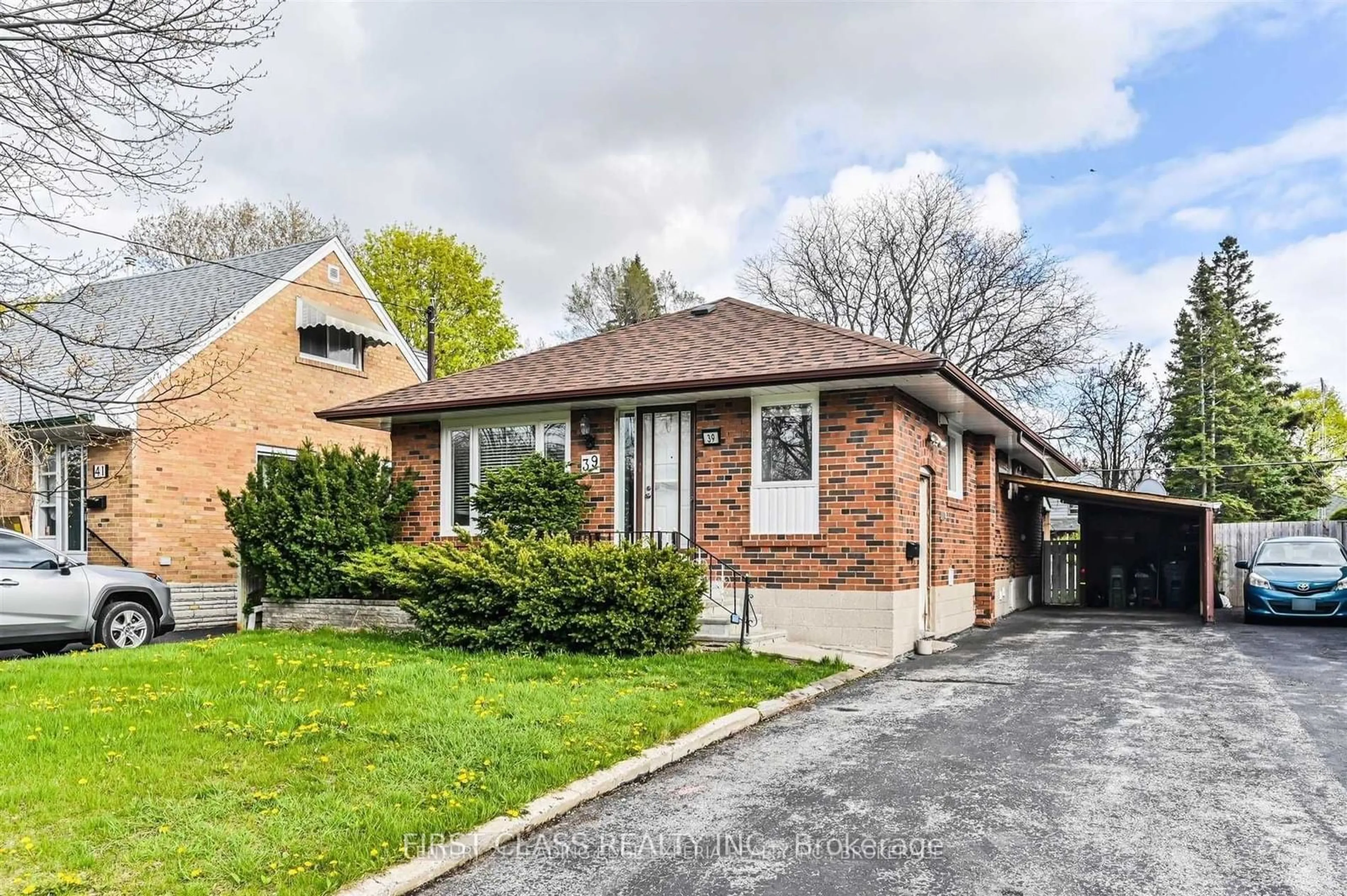 Home with brick exterior material, street for 39 Joanna Dr, Toronto Ontario M1R 4H9