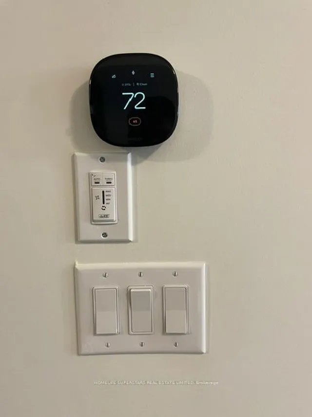 Additional property image - 2791 Eglinton Ave Unit 536