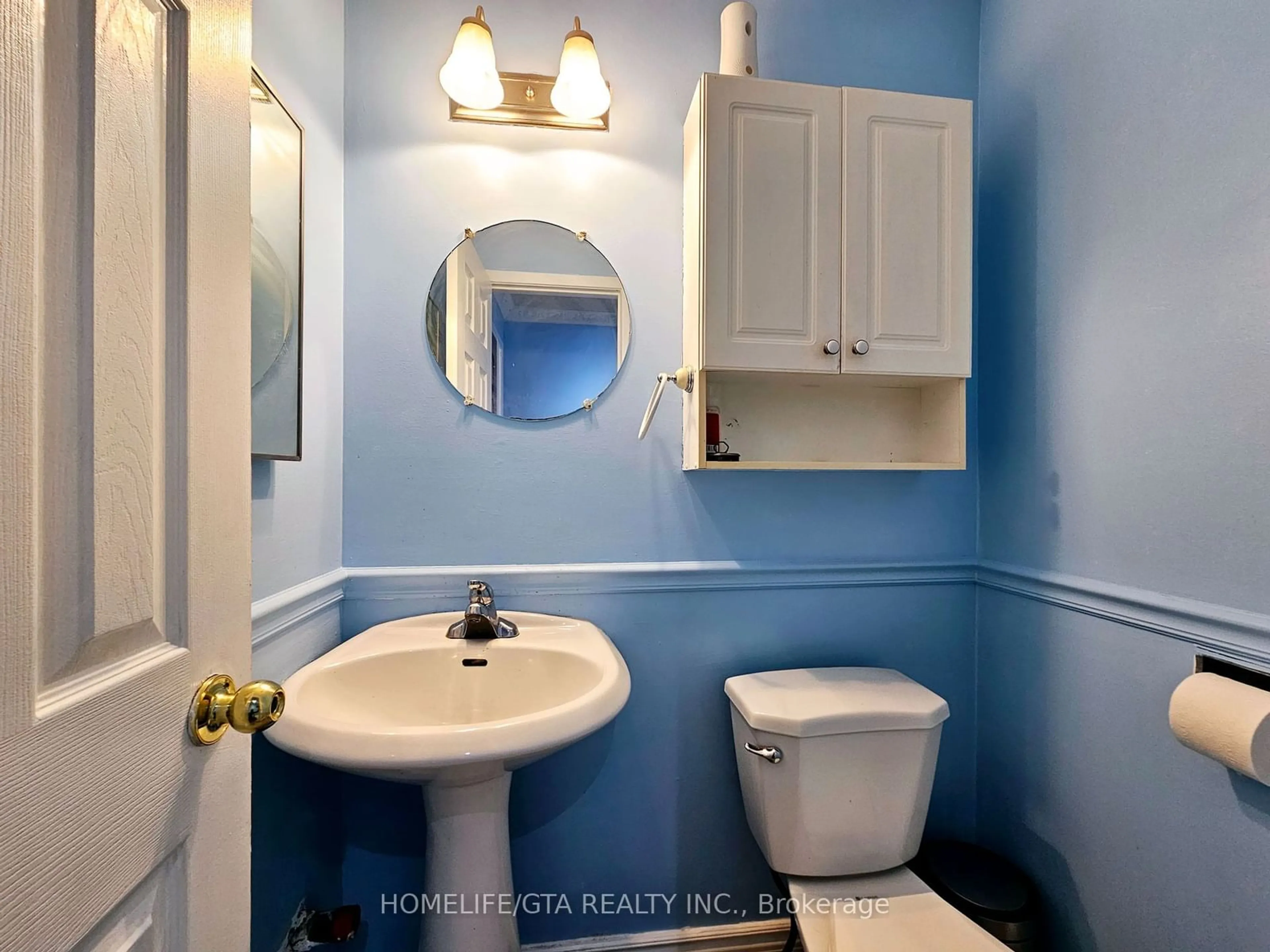 Standard bathroom, ceramic/tile floor for 24 Bradstone Sq, Toronto Ontario M1B 1W2