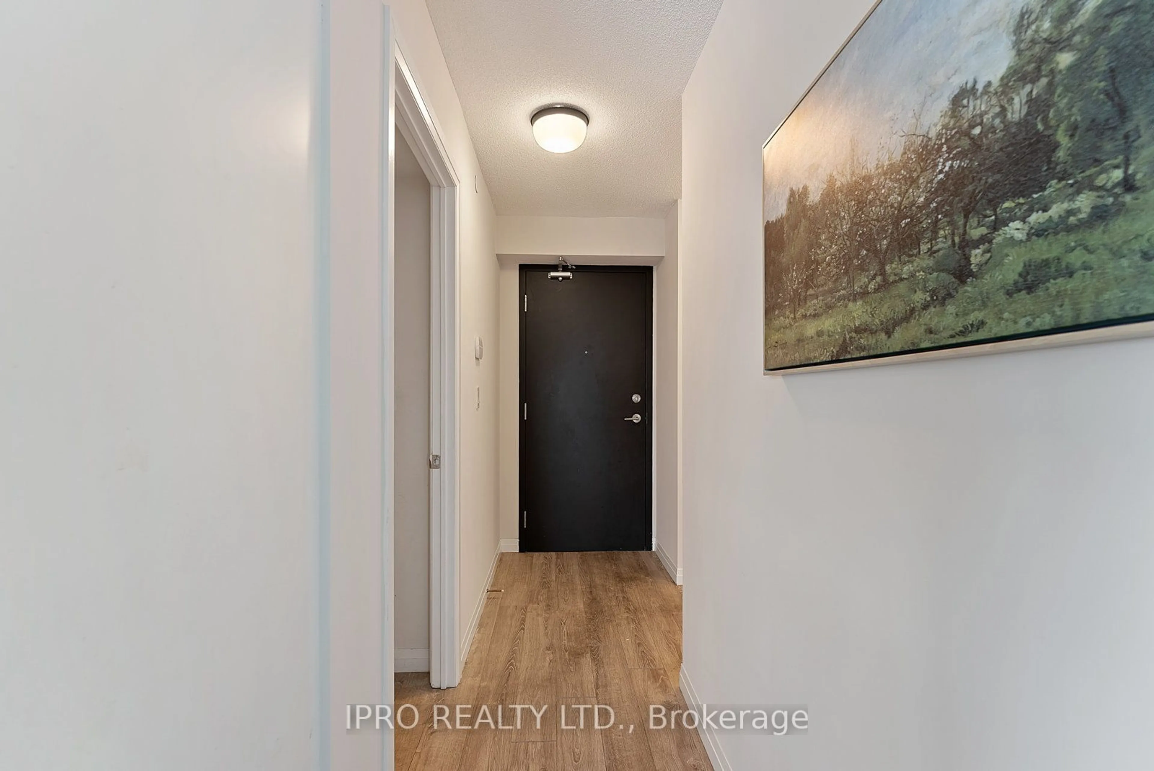 Indoor entryway for 2150 Lawrence Ave #1609, Toronto Ontario M1R 3A7