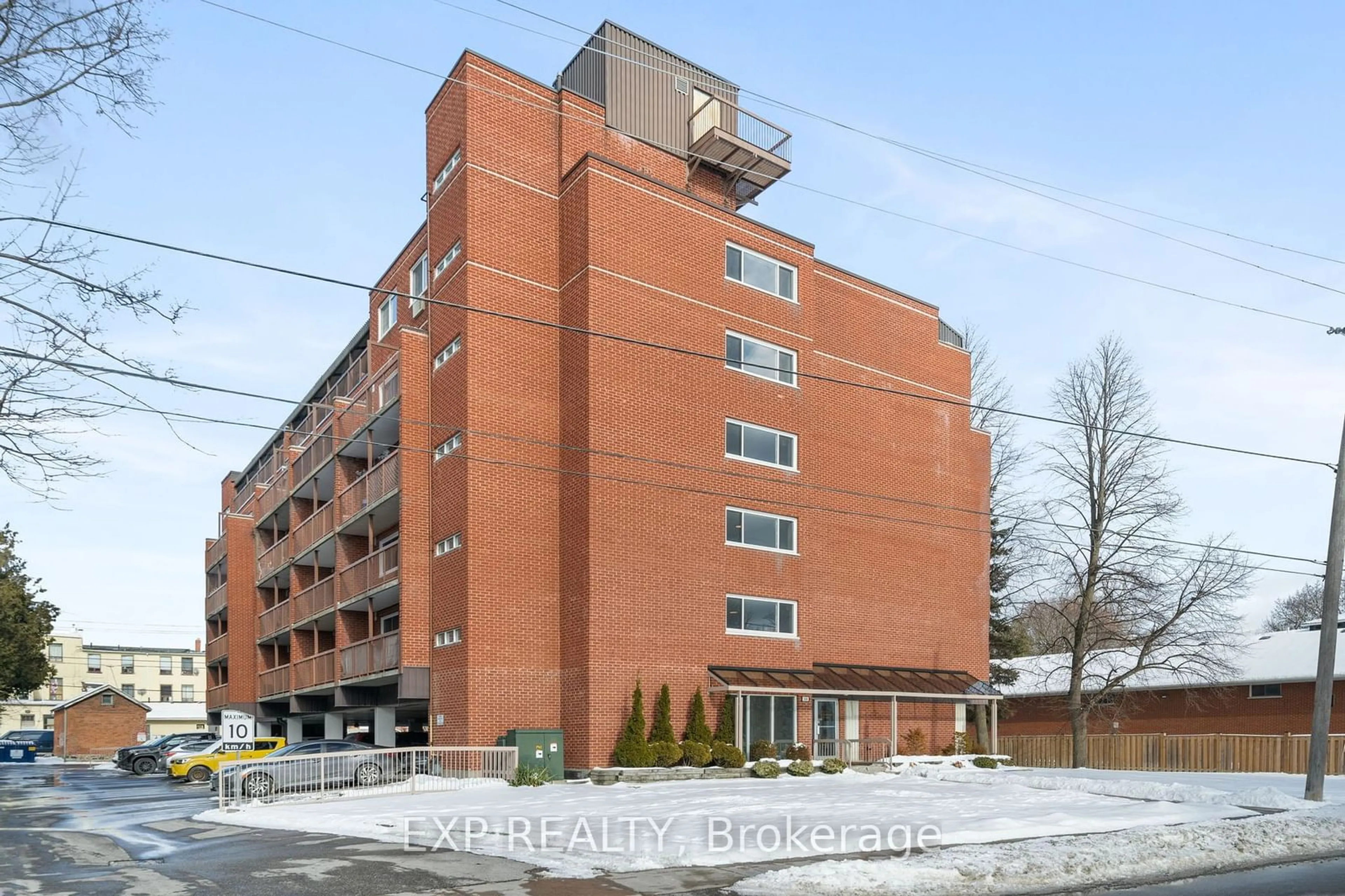 Unknown for 144 Queen St #302, Clarington Ontario L1C 1M9