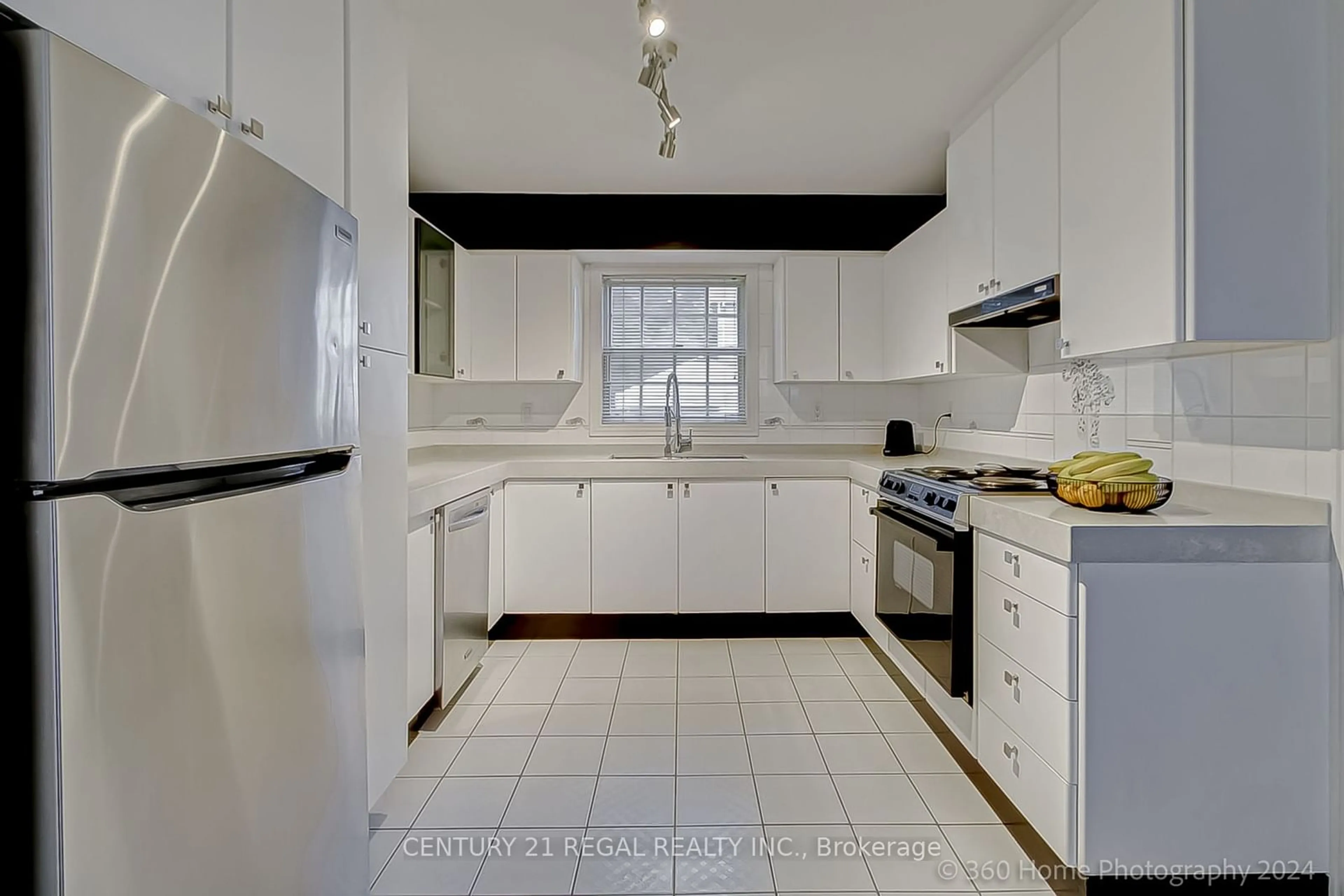 Standard kitchen, ceramic/tile floor for 2239 Gerrard St, Toronto Ontario M4E 2C9