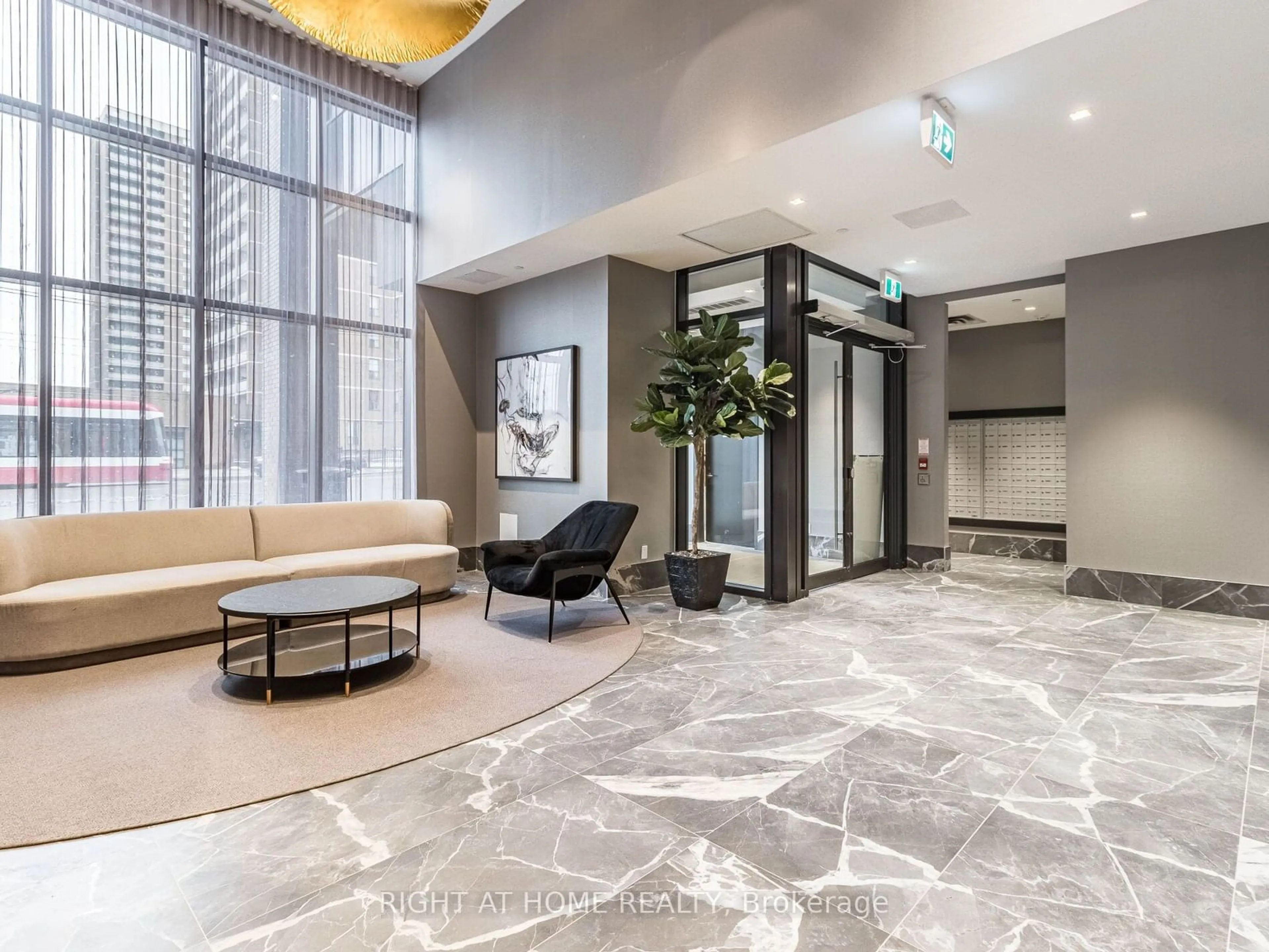 Lobby for 286 Main St #314, Toronto Ontario M4C 0B3