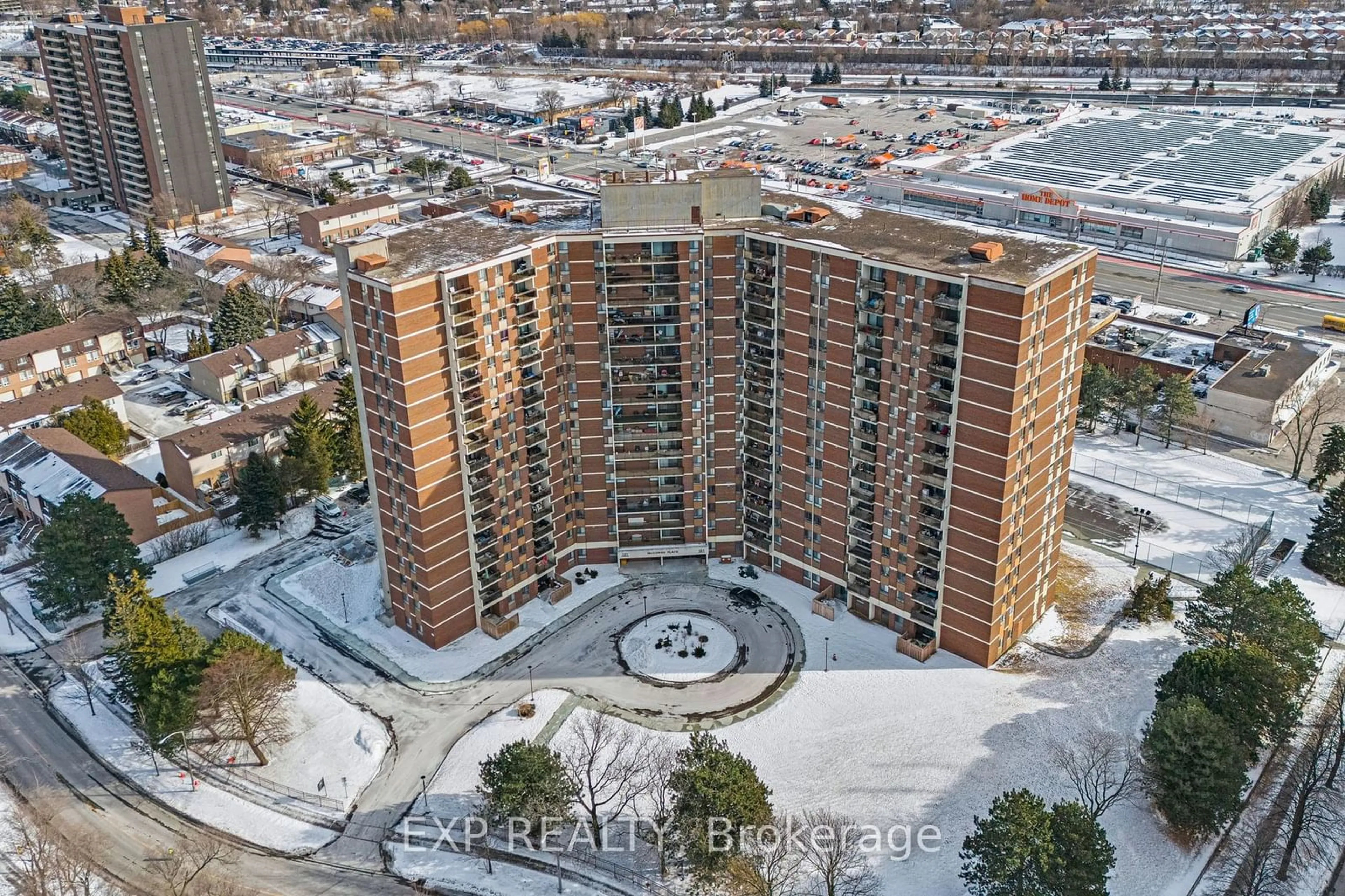 A pic from outside/outdoor area/front of a property/back of a property/a pic from drone, city buildings view from balcony for 121 Trudelle St #411, Toronto Ontario M1J 3K4