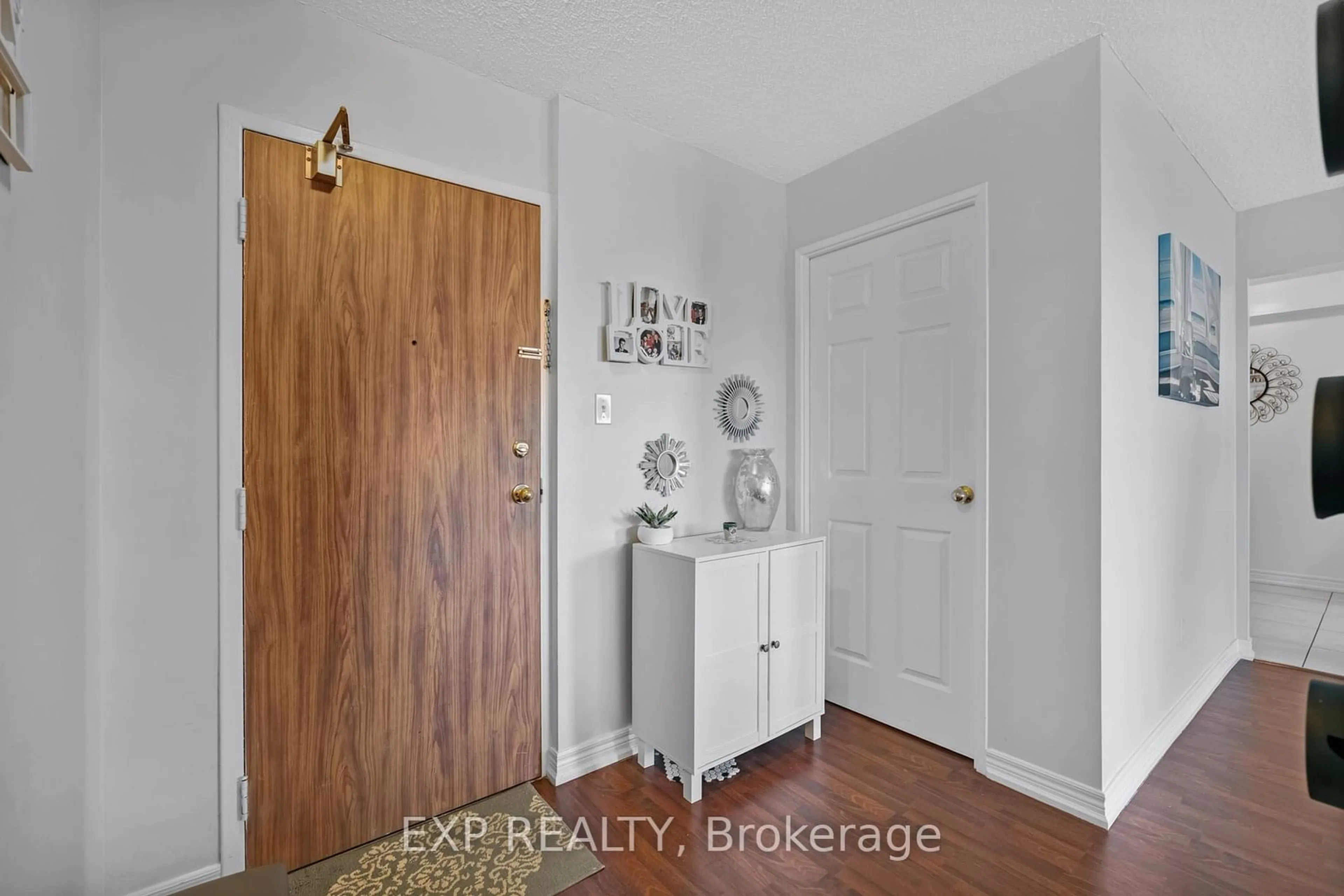 Indoor entryway for 121 Trudelle St #411, Toronto Ontario M1J 3K4