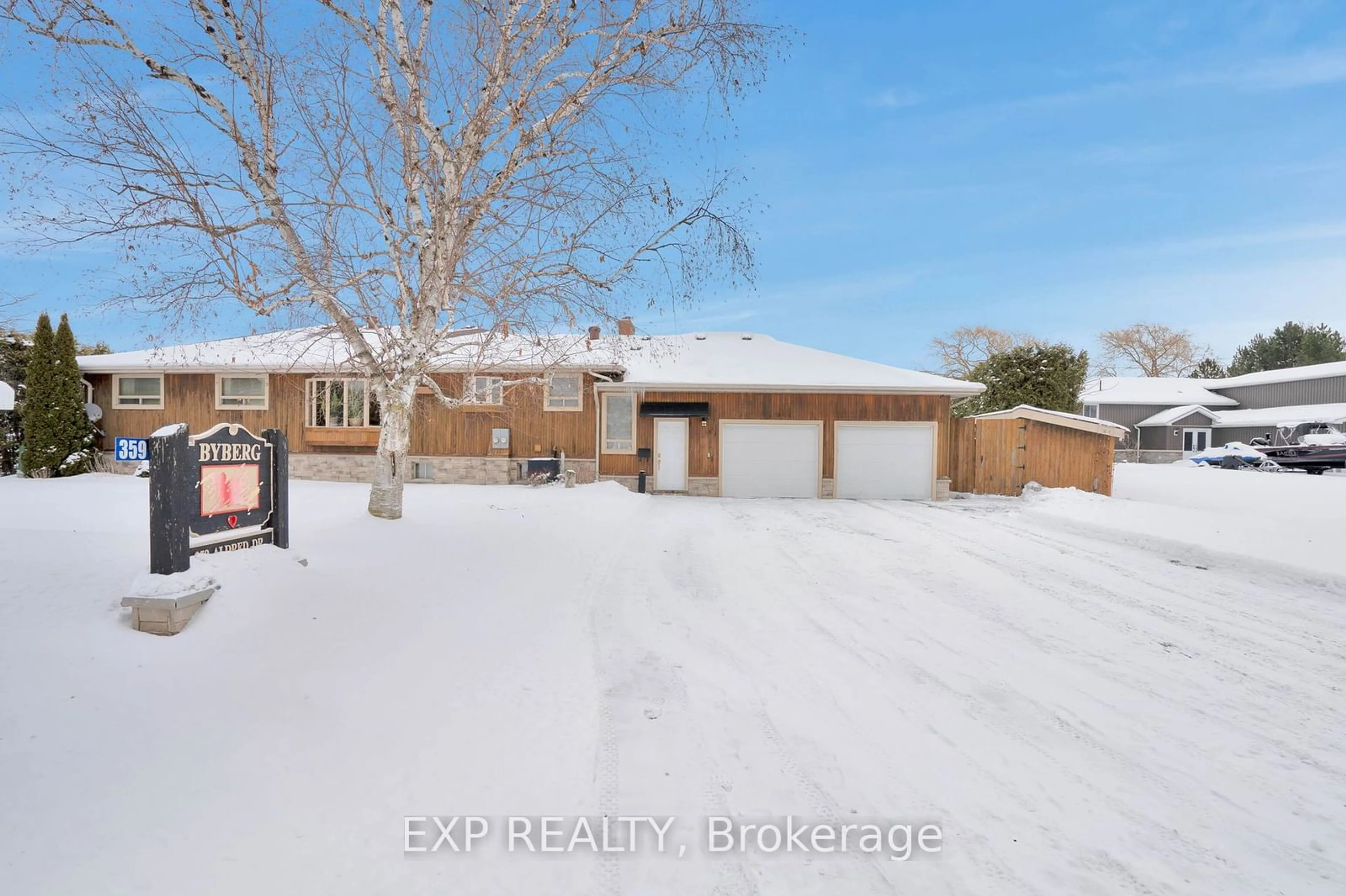 A pic from outside/outdoor area/front of a property/back of a property/a pic from drone, street for 359 Aldred Dr, Scugog Ontario L9L 1B6