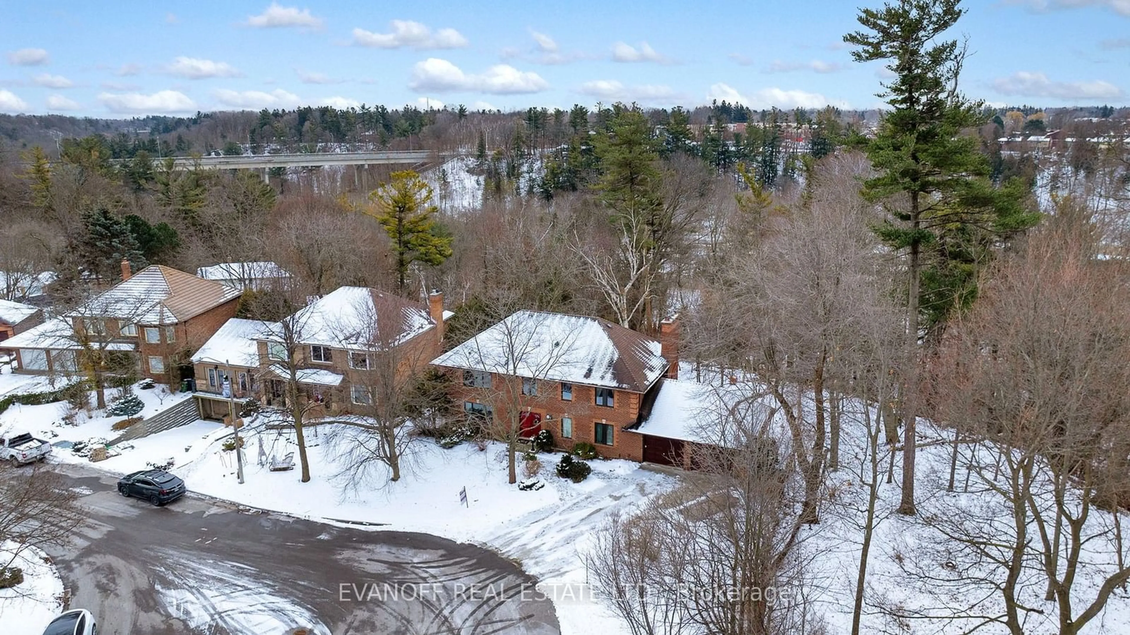 A pic from outside/outdoor area/front of a property/back of a property/a pic from drone, unknown for 15 Scenic Hill Crt, Toronto Ontario M1C 3V5