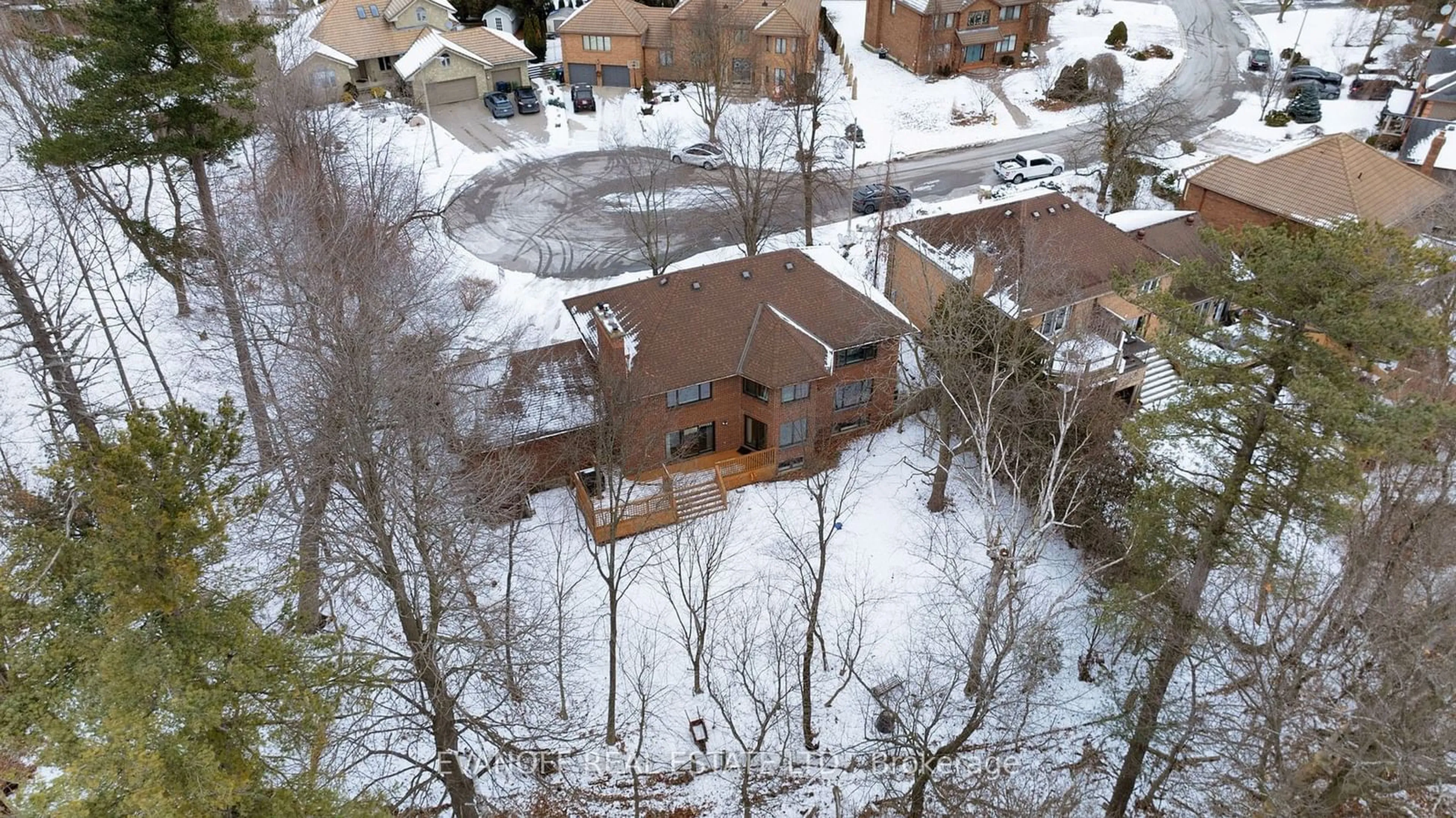 A pic from outside/outdoor area/front of a property/back of a property/a pic from drone, unknown for 15 Scenic Hill Crt, Toronto Ontario M1C 3V5