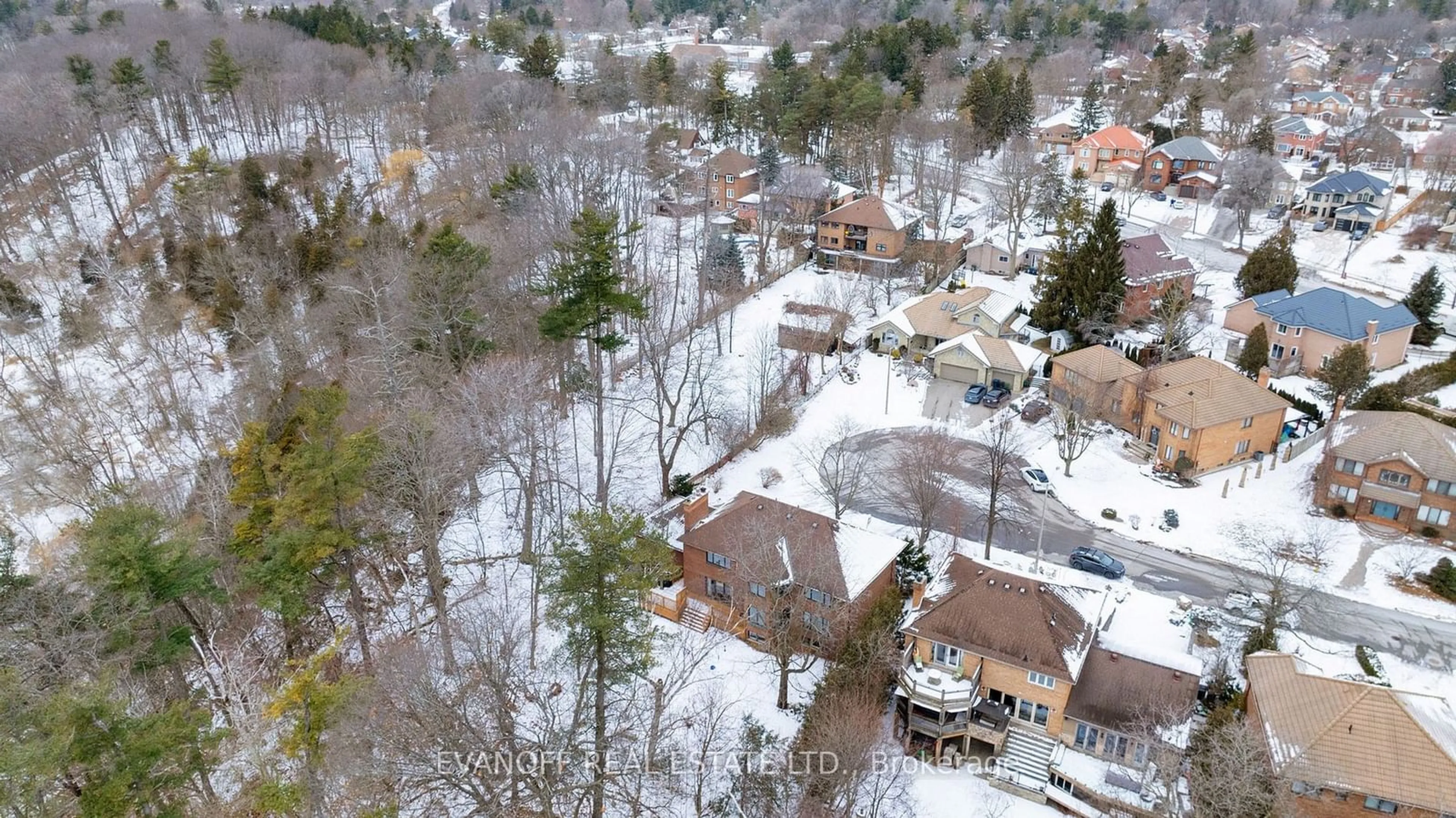 A pic from outside/outdoor area/front of a property/back of a property/a pic from drone, unknown for 15 Scenic Hill Crt, Toronto Ontario M1C 3V5