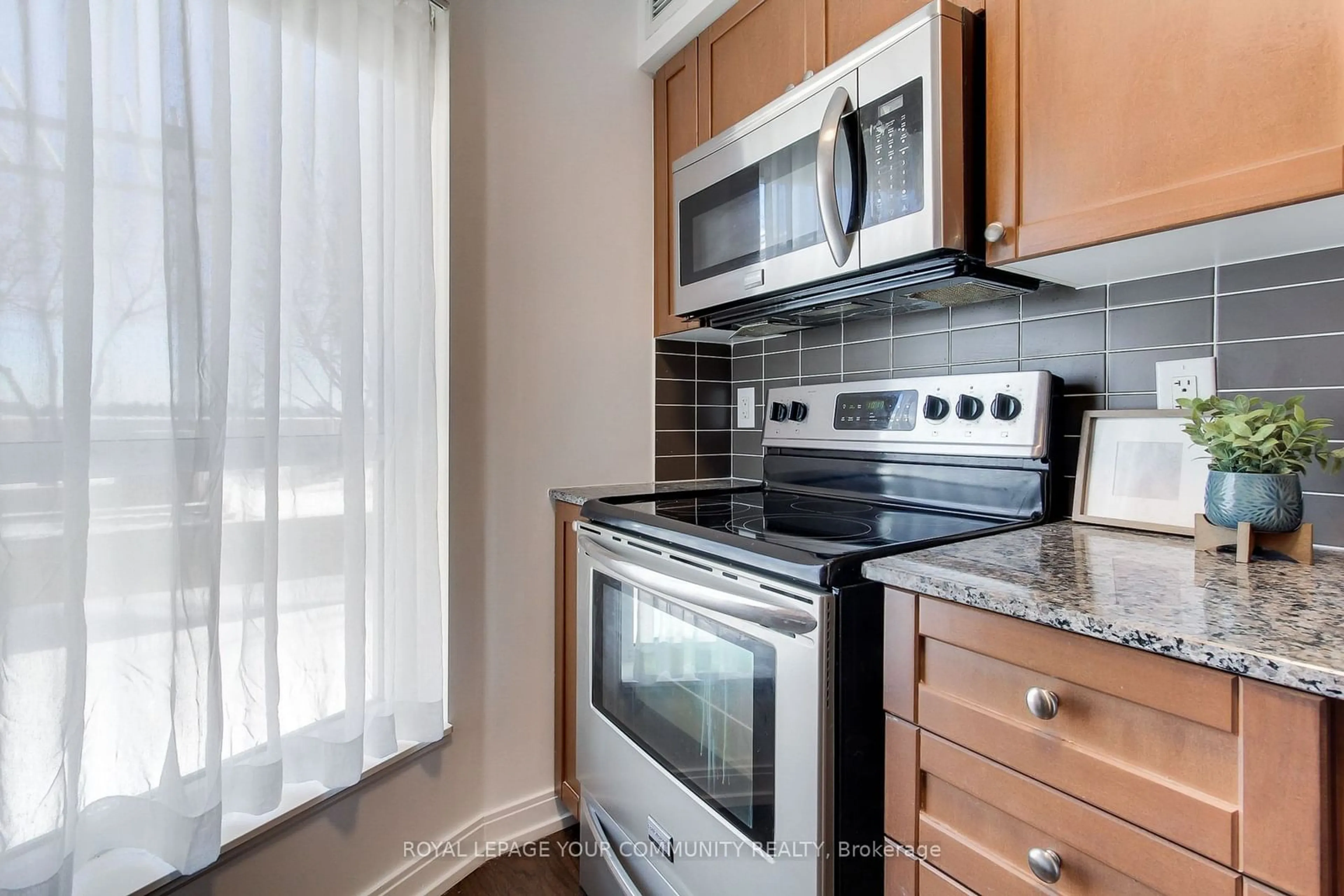 Standard kitchen, unknown for 151 Village Green Sq #408, Toronto Ontario M1S 0K5