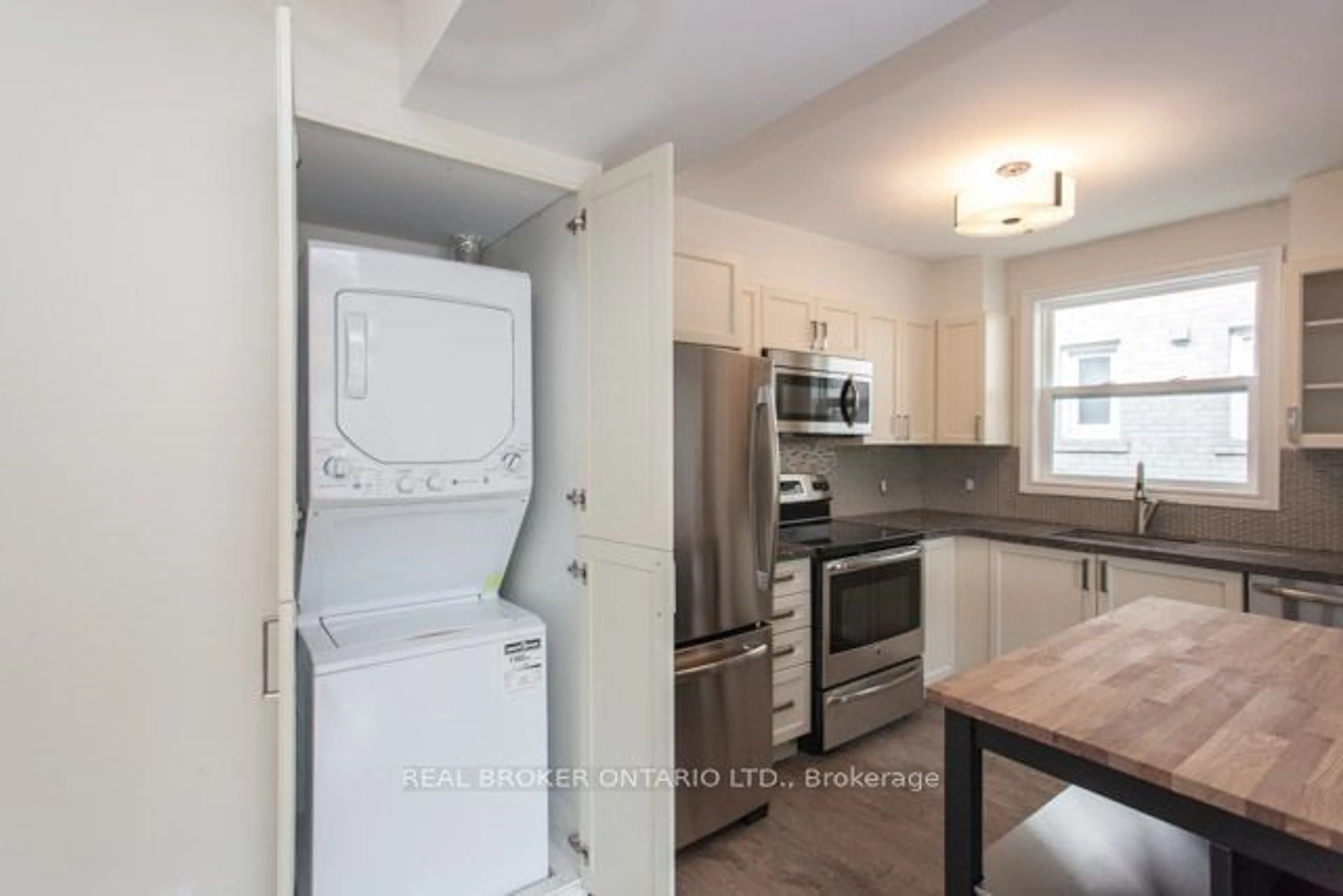 Standard kitchen, unknown for 6 Casci Ave, Toronto Ontario M4L 2K3