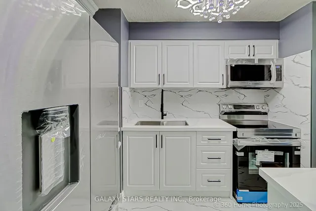 Additional property image - 10 Tapscott Rd Unit 304