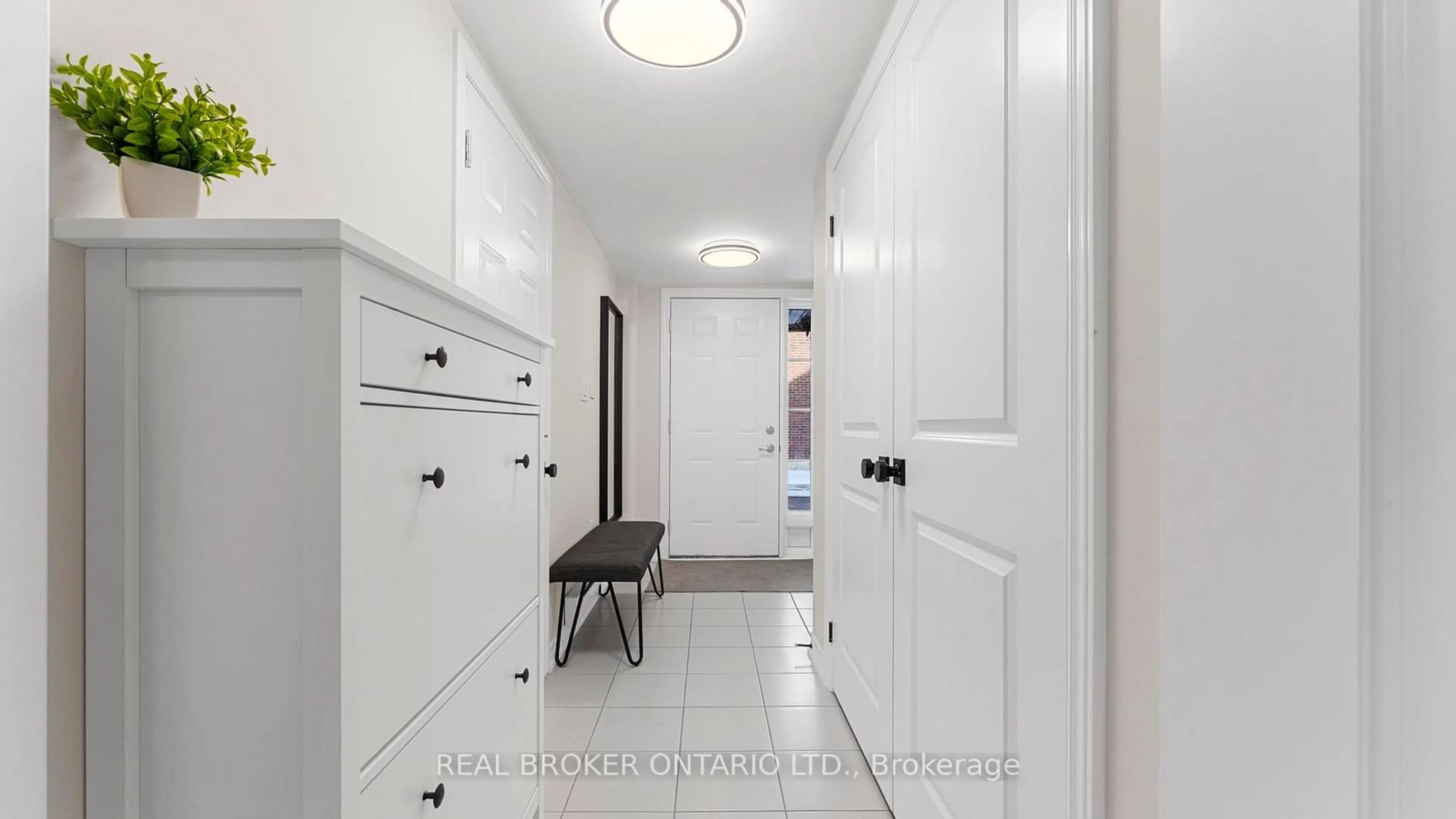 Indoor entryway for 2087 Prestonvale Rd, Clarington Ontario L1E 0H8