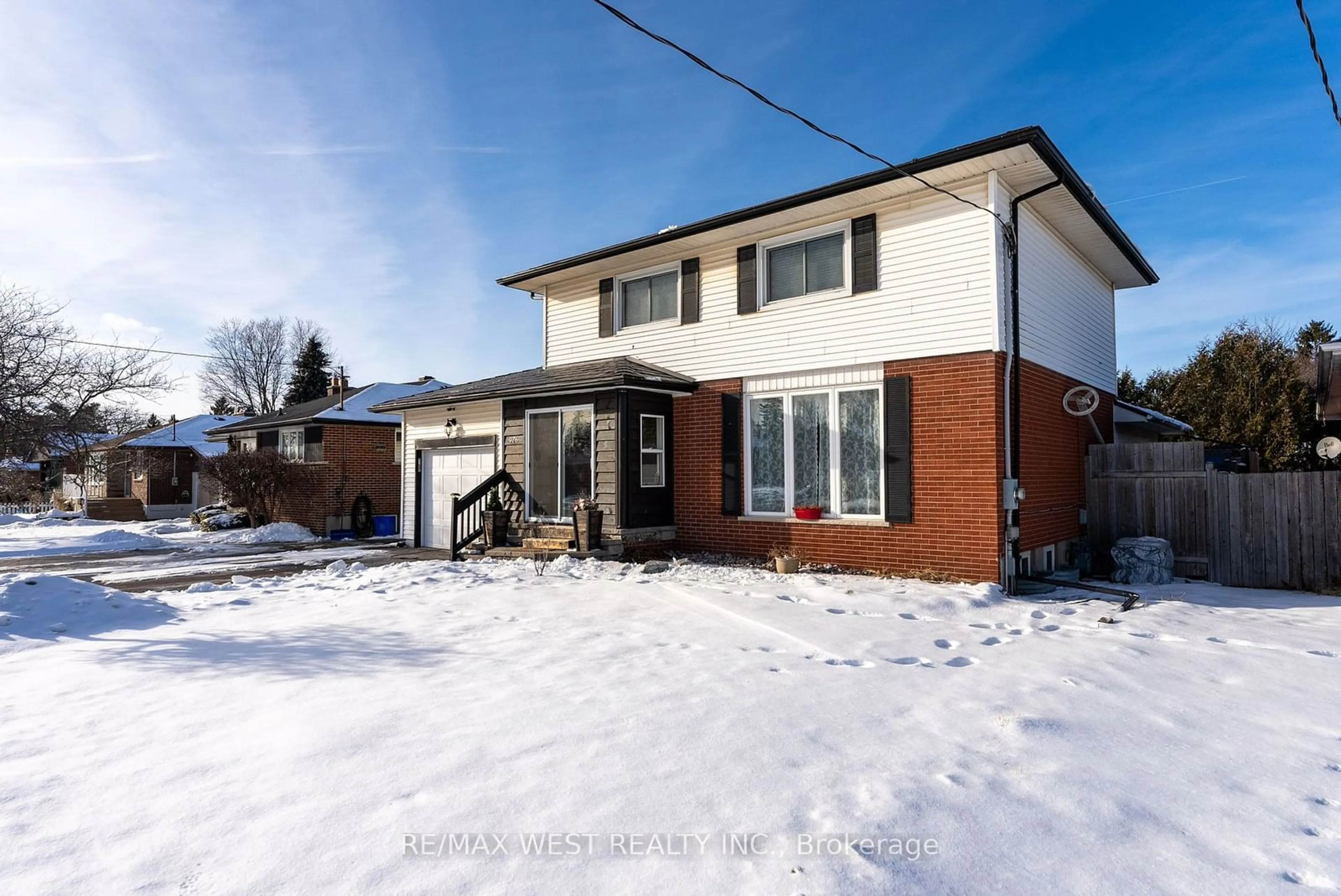 Home with brick exterior material, street for 976 Olive Ave, Oshawa Ontario L1H 2S9