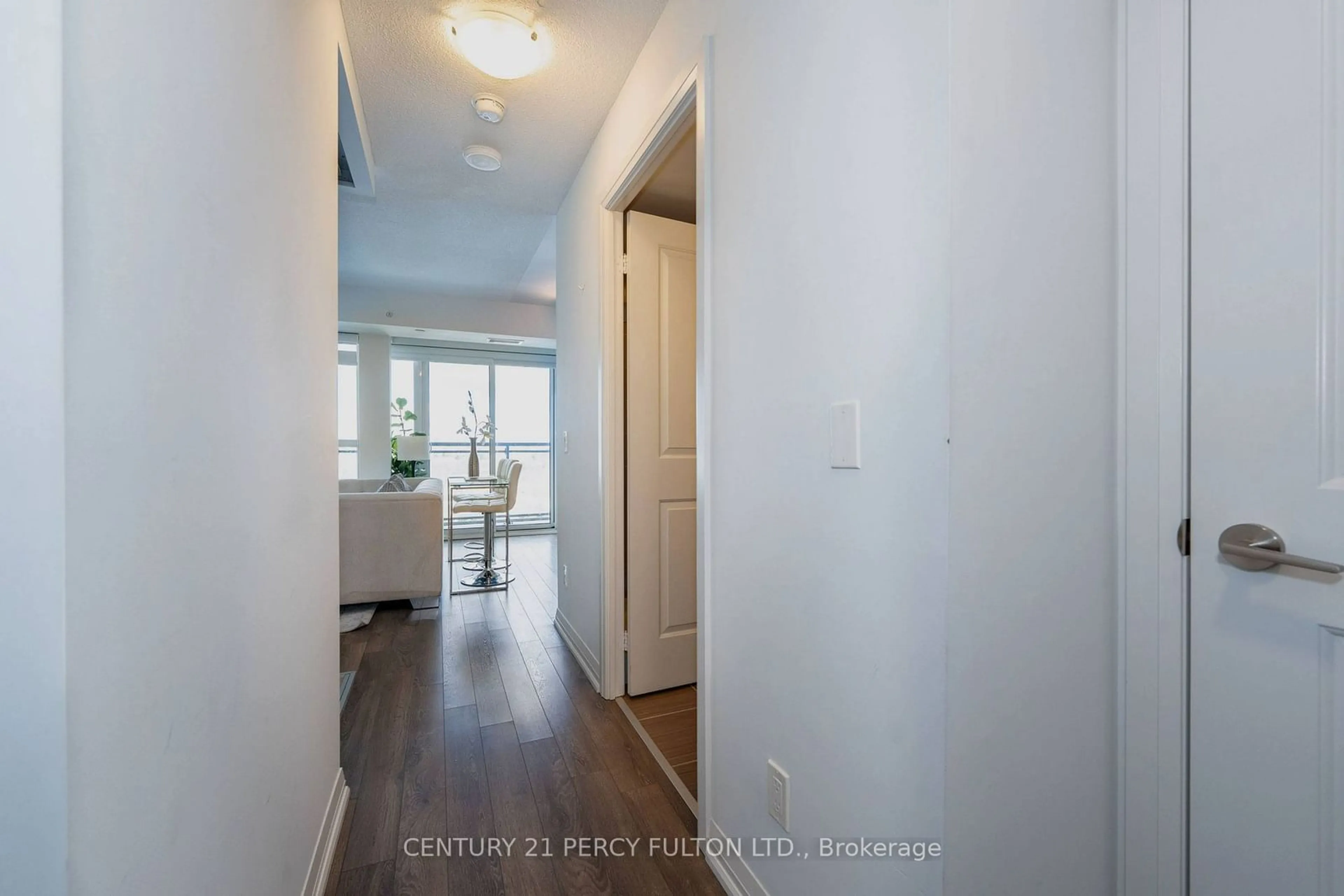 Indoor entryway for 30 Meadowglen Pl #704, Toronto Ontario M1G 0A6