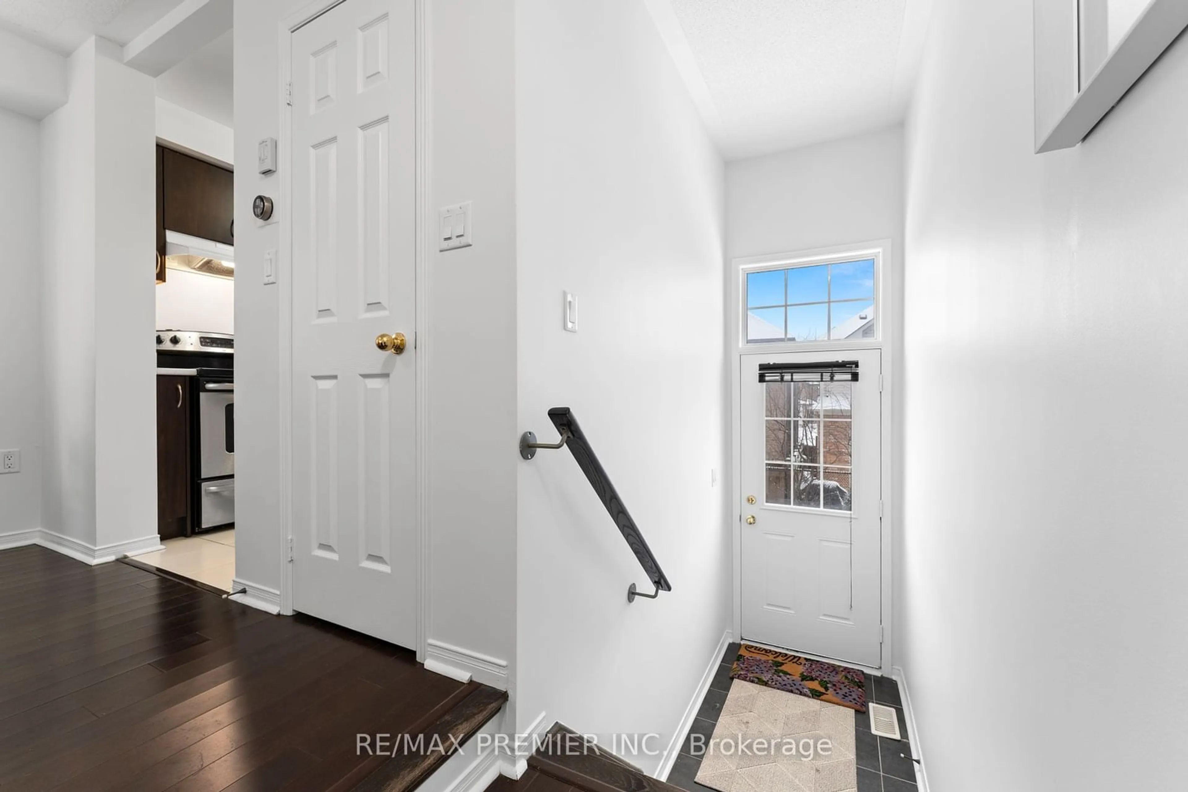 Indoor entryway for 14 Cooperage Lane, Ajax Ontario L1S 0E8