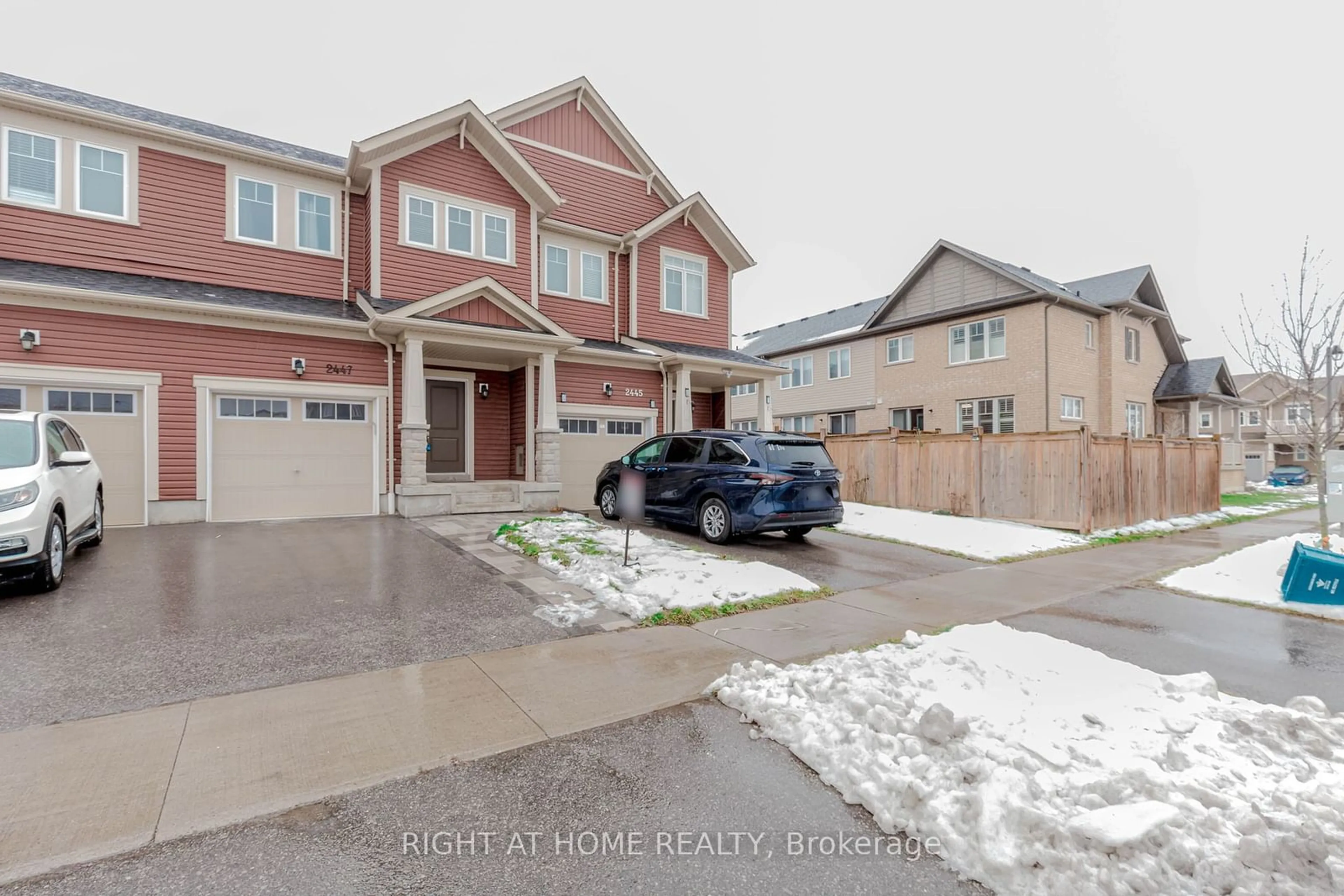 A pic from outside/outdoor area/front of a property/back of a property/a pic from drone, street for 2447 Hill Rise St, Oshawa Ontario L1L 0J5