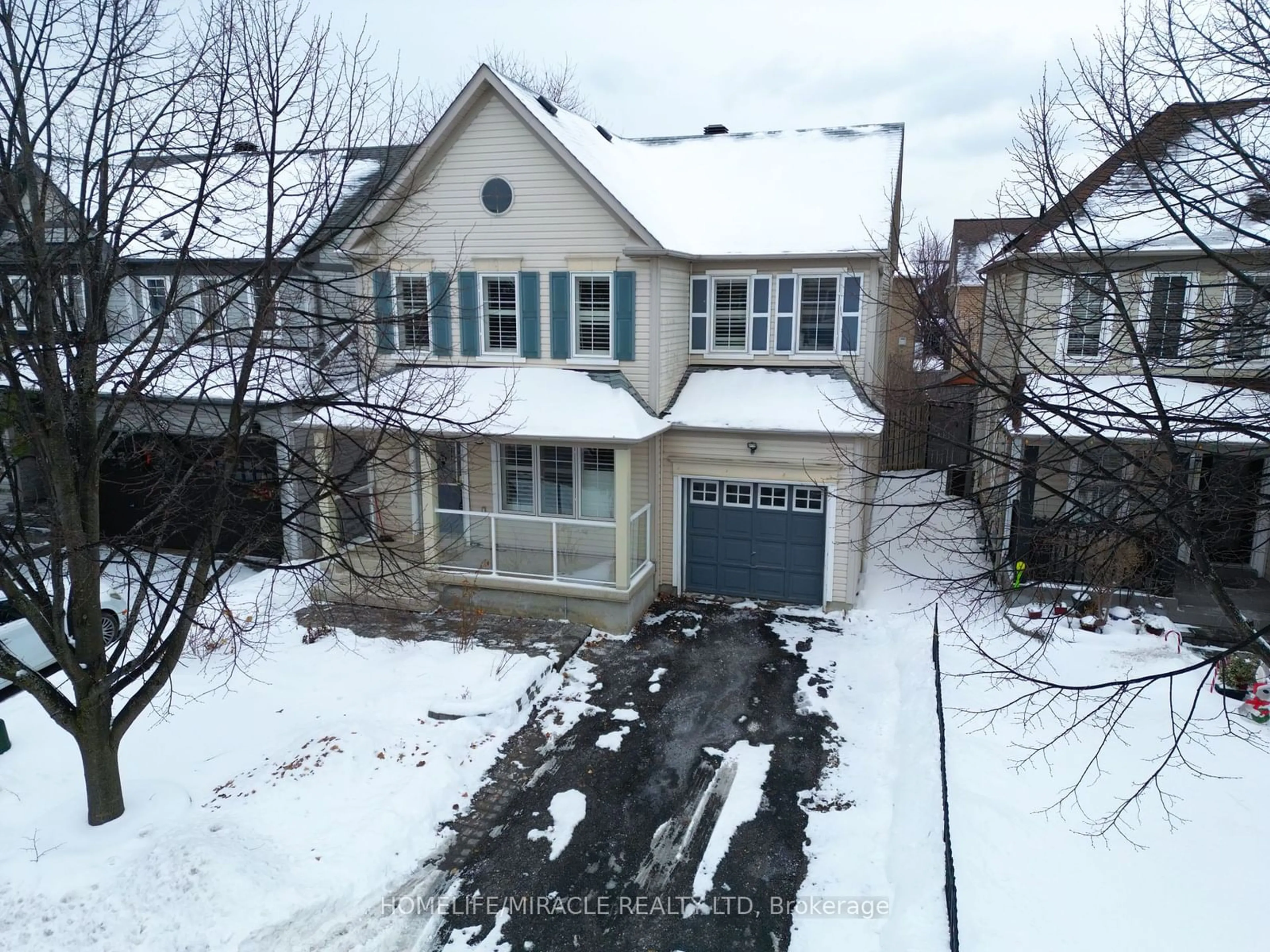 A pic from outside/outdoor area/front of a property/back of a property/a pic from drone, street for 14 Tiller St, Ajax Ontario L1Z 1Y1