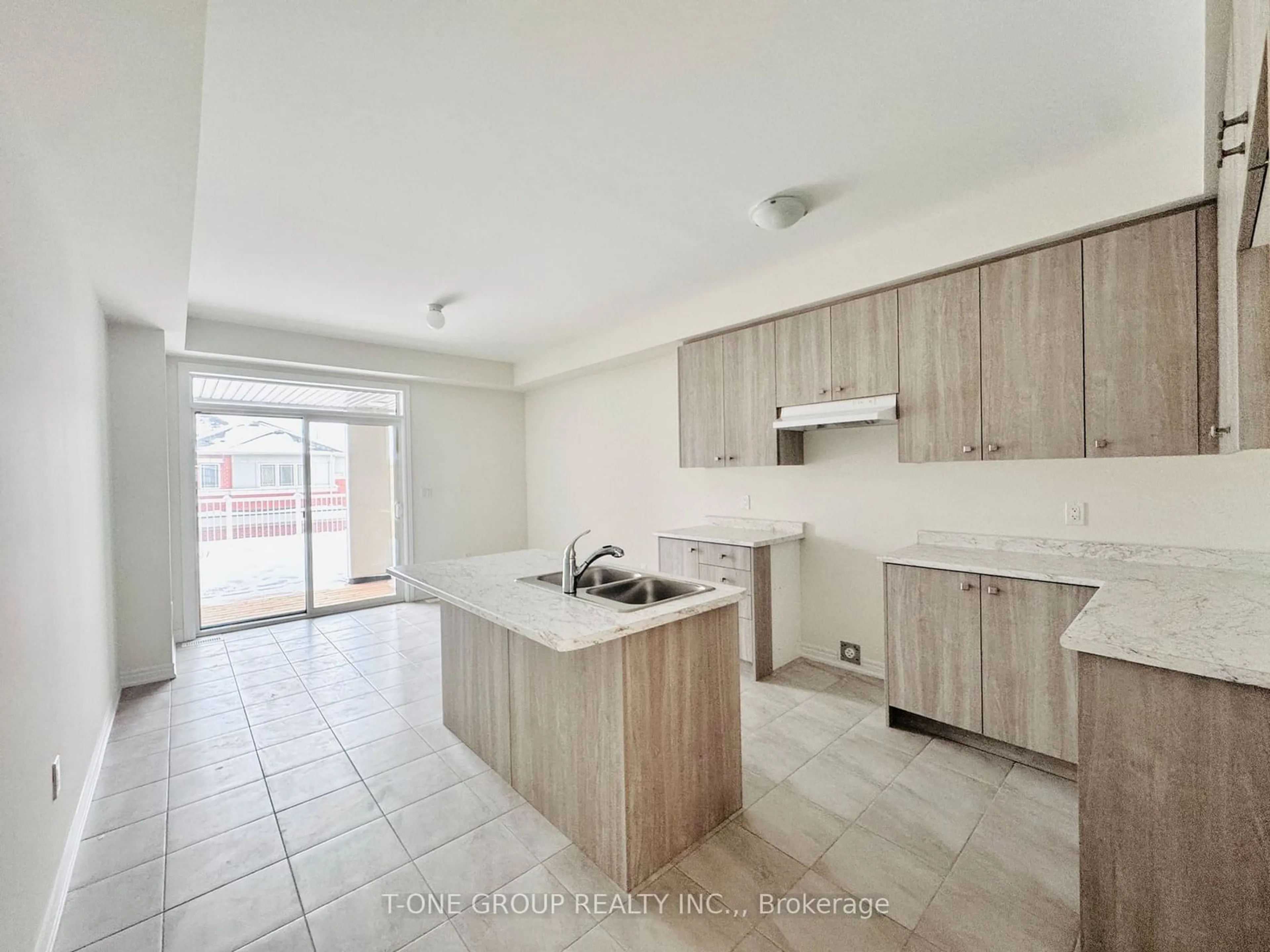 Standard kitchen, unknown for 903 Crowsnest Hllw, Pickering Ontario L1X 0P3