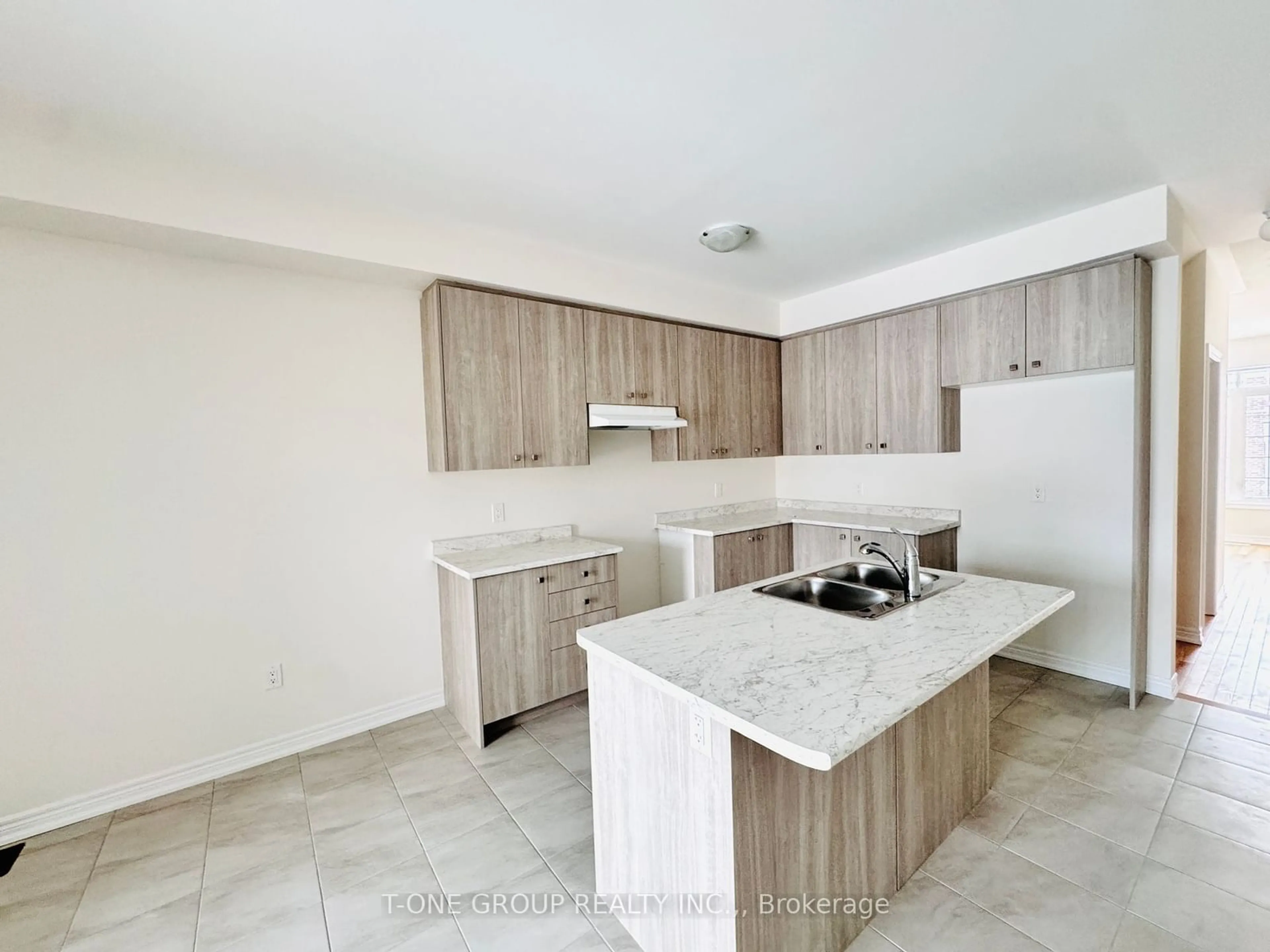 Standard kitchen, unknown for 903 Crowsnest Hllw, Pickering Ontario L1X 0P3