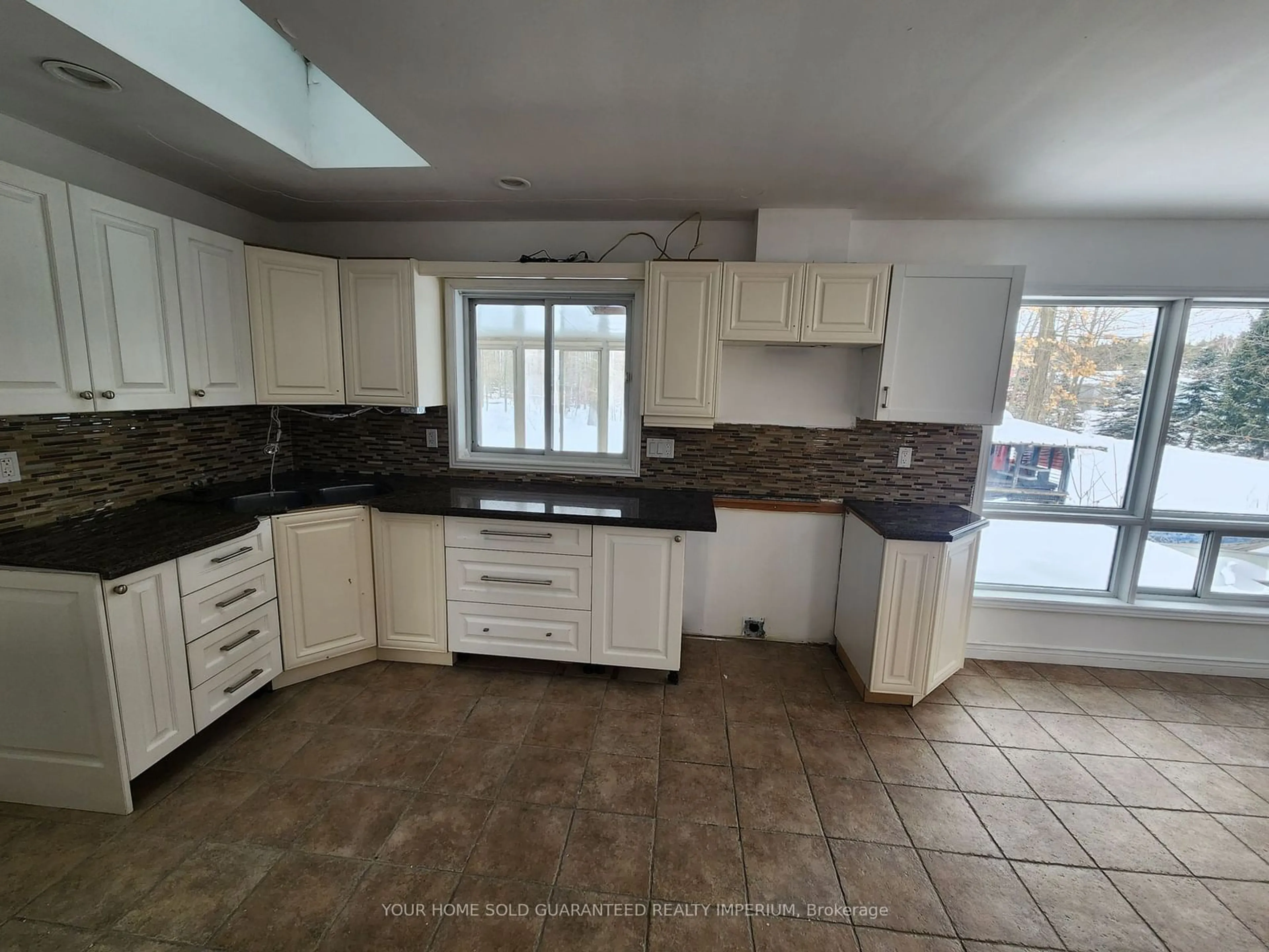 Open concept kitchen, ceramic/tile floor for 2370 Nash Rd, Clarington Ontario L1S 3K4